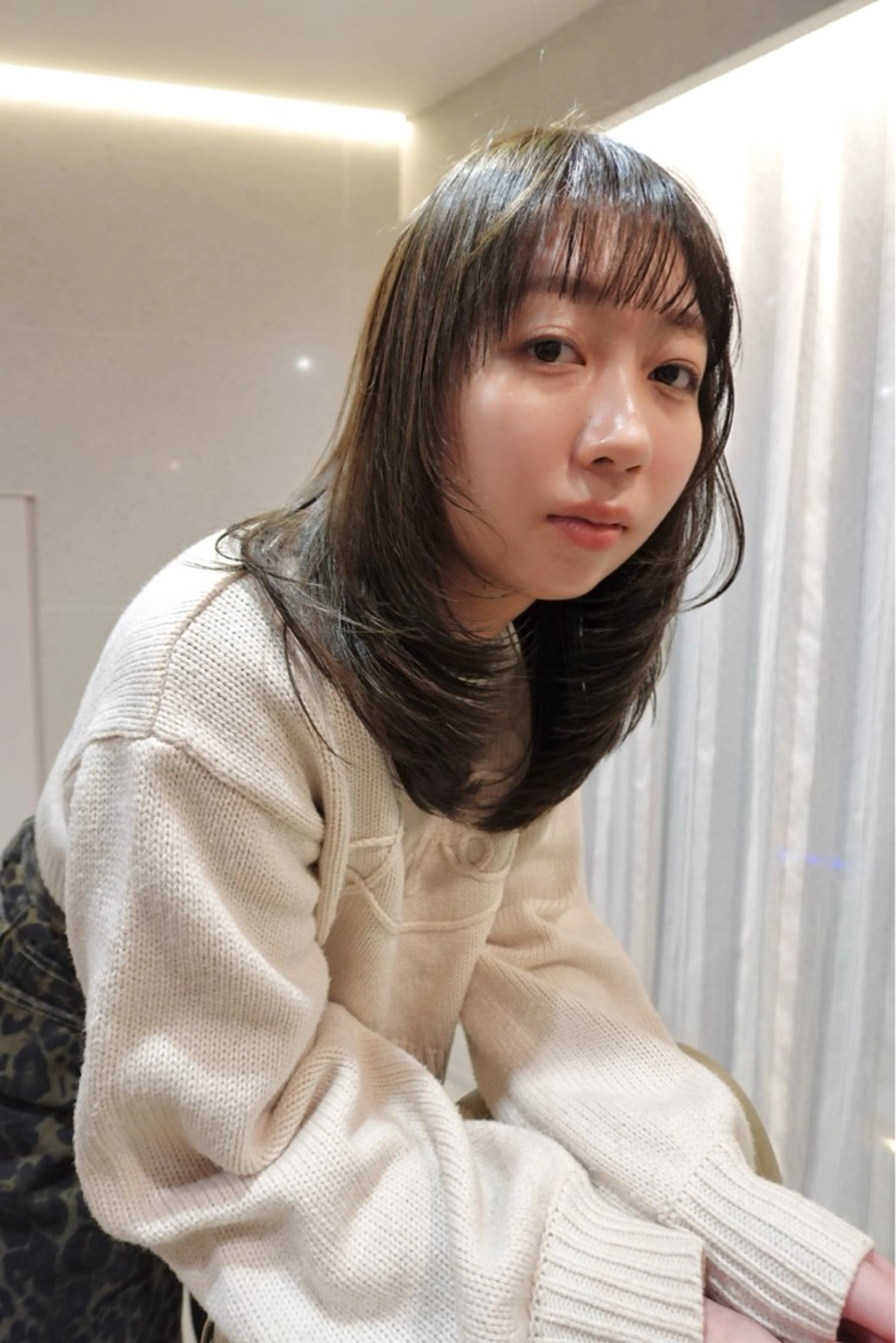 ミディアム カラー ヘアアレンジ レイヤーカット カット 梅田/レイヤーカット /ミルクティーカラーのヘアスタイル