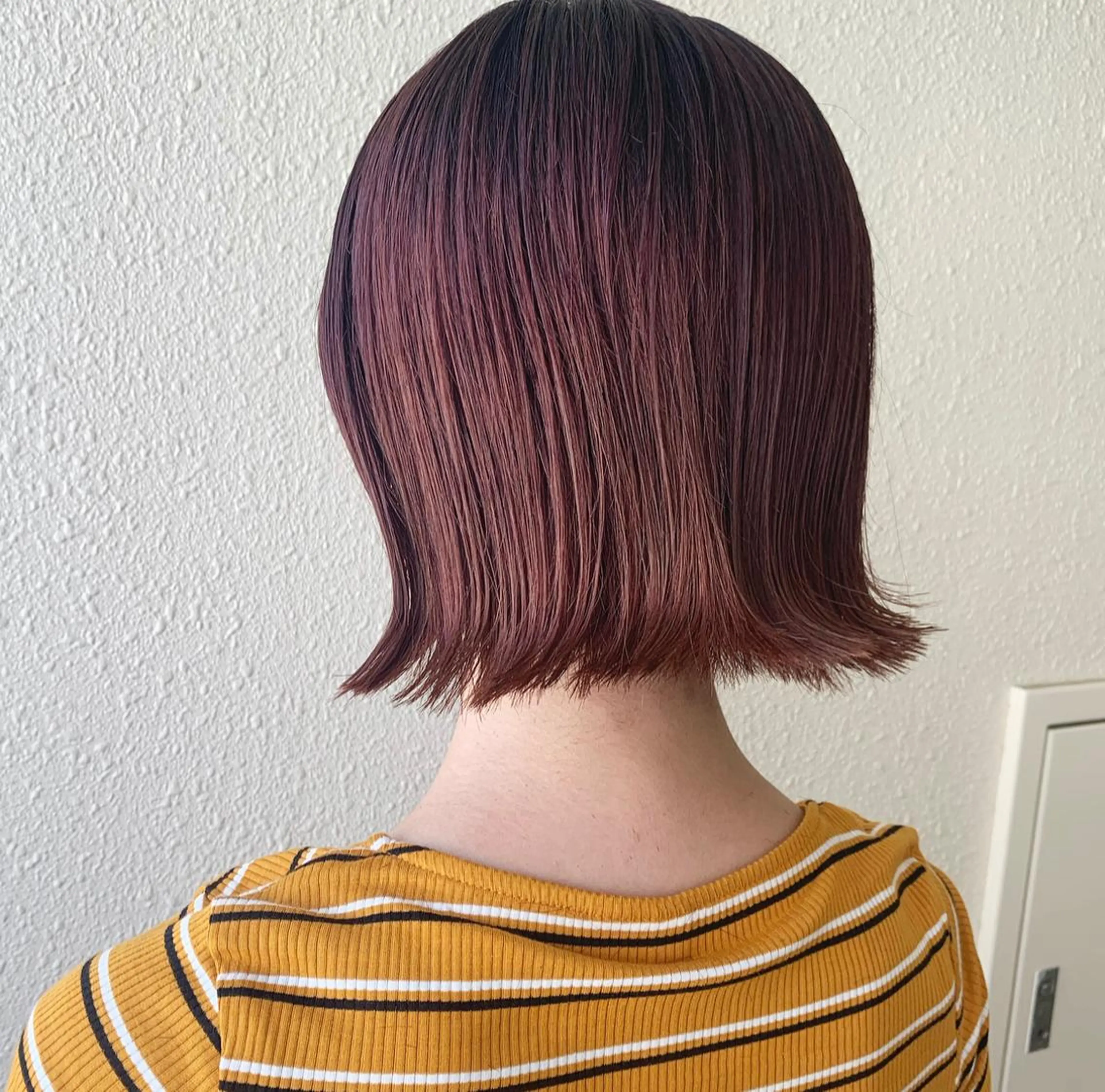 ショート ピンクブラウン ボブ iLi所属・iLi 《イリ》のヘアスタイル
