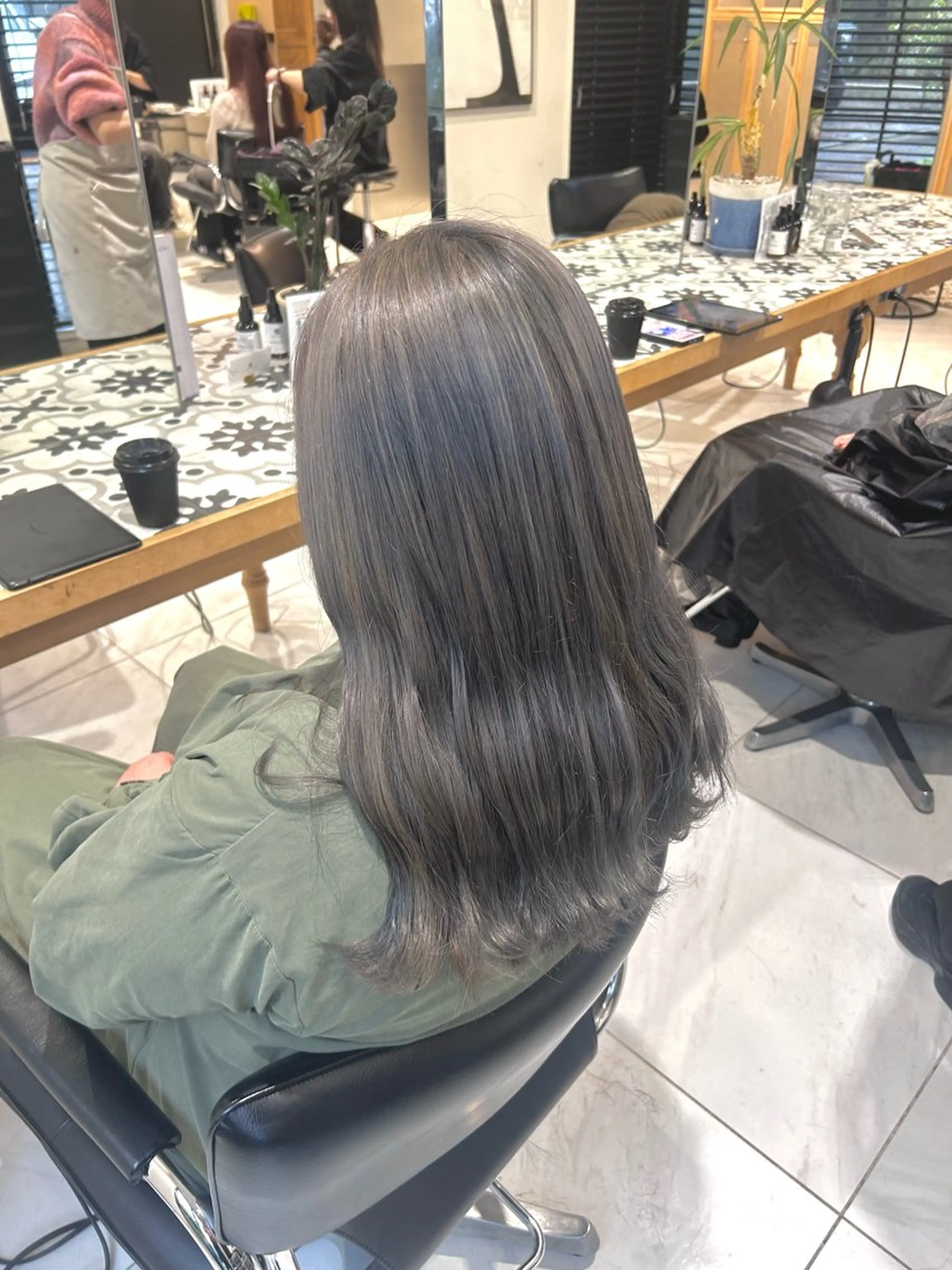 カラー ハイトーンカラー ヘアカラー トリートメント ヘッドスパ ヘアセット miko🪽地毛風/ ハイトーン/レイヤーのヘアスタイル