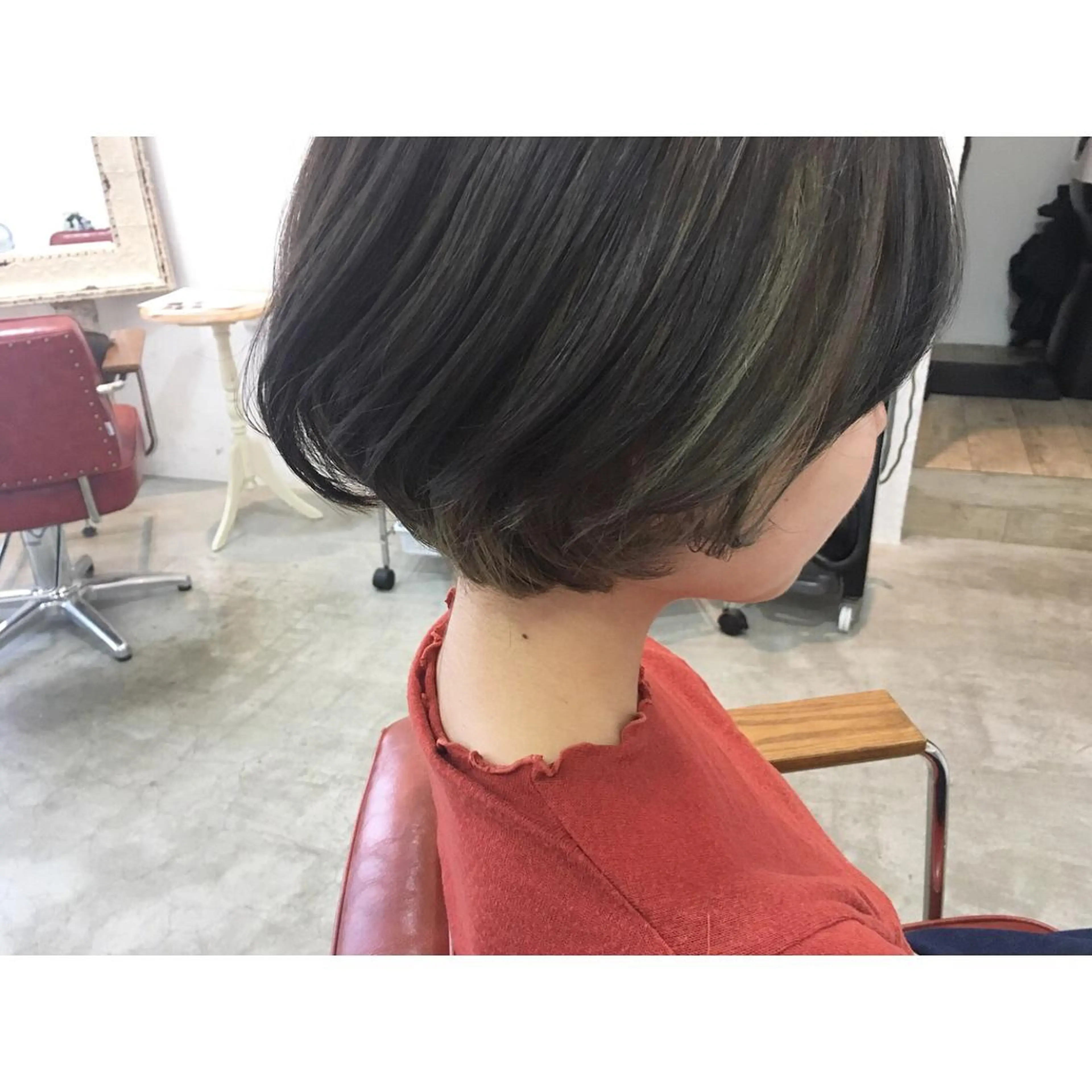 ショート カラー インナーカラー カット ヘアカラー fio マナミのヘアスタイル