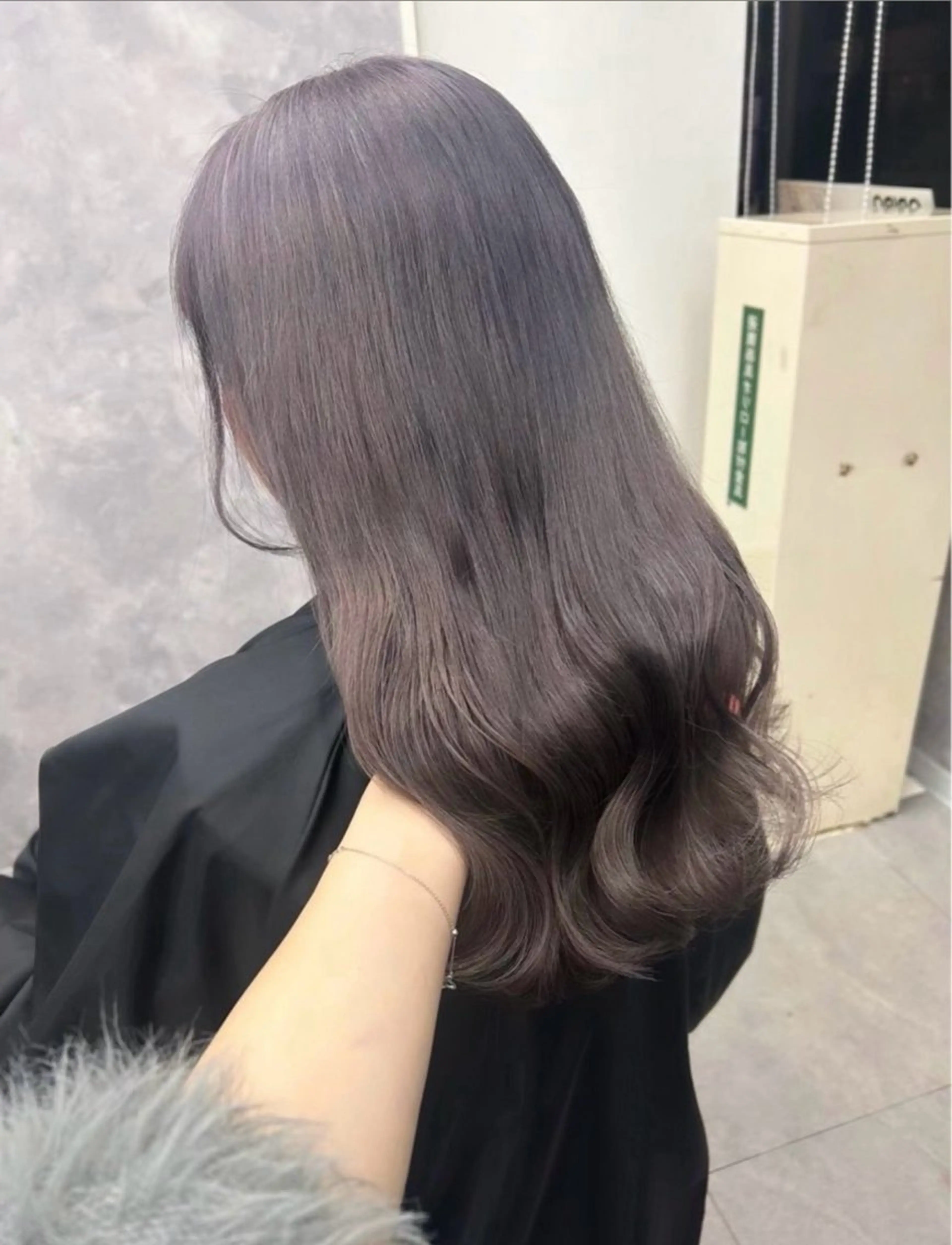 ロング エクステ ケアブリーチ/透明感 カラー🤍YURIAのヘアスタイル