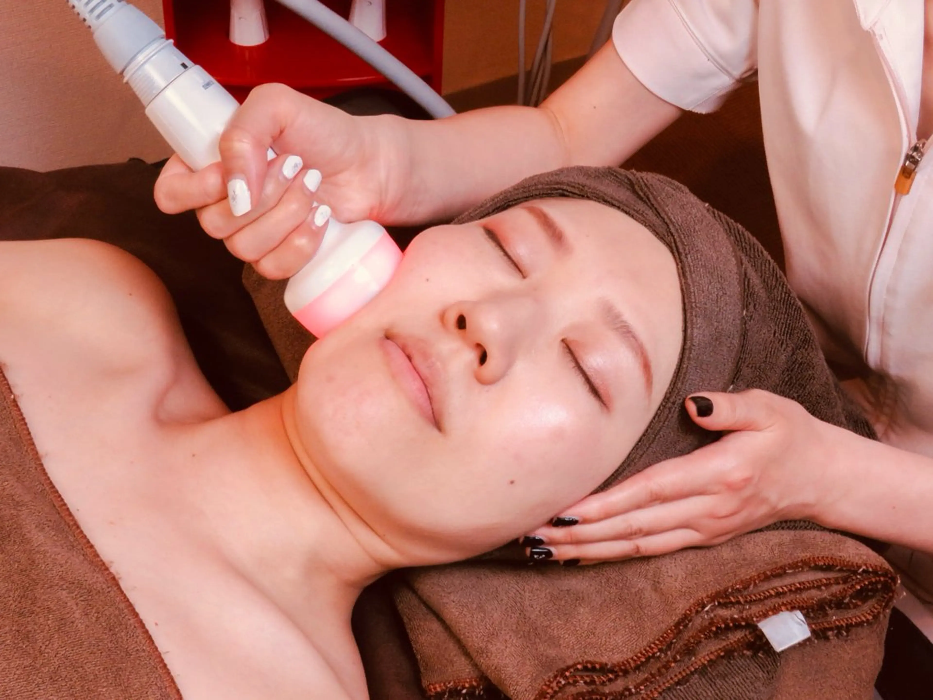 【1回でお顔引き上げ！！】ウルトラ小顔フェイシャルの写真