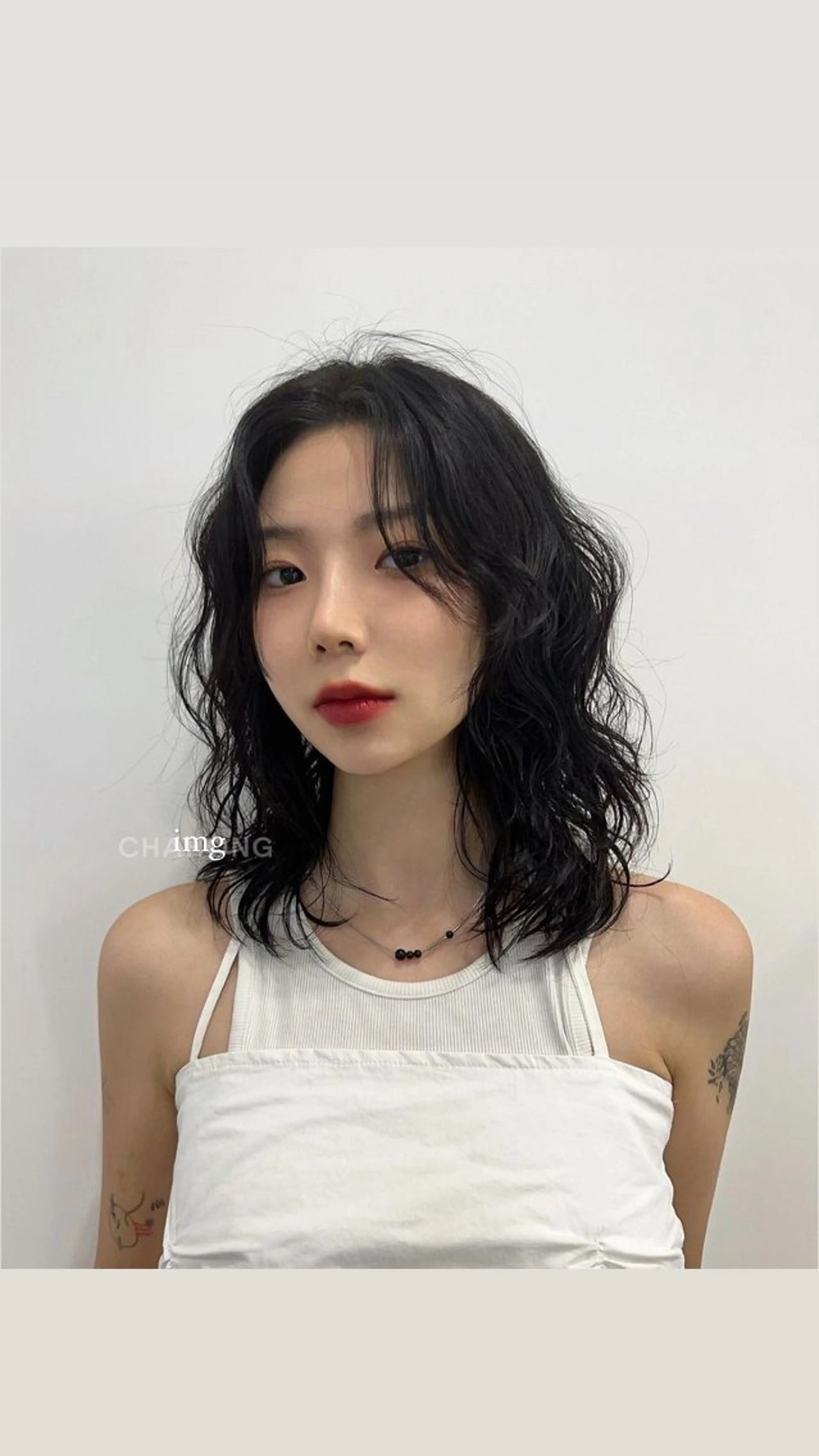 ミディアム パーマ MAYU/上質ハイト ーン/レイヤーのヘアスタイル