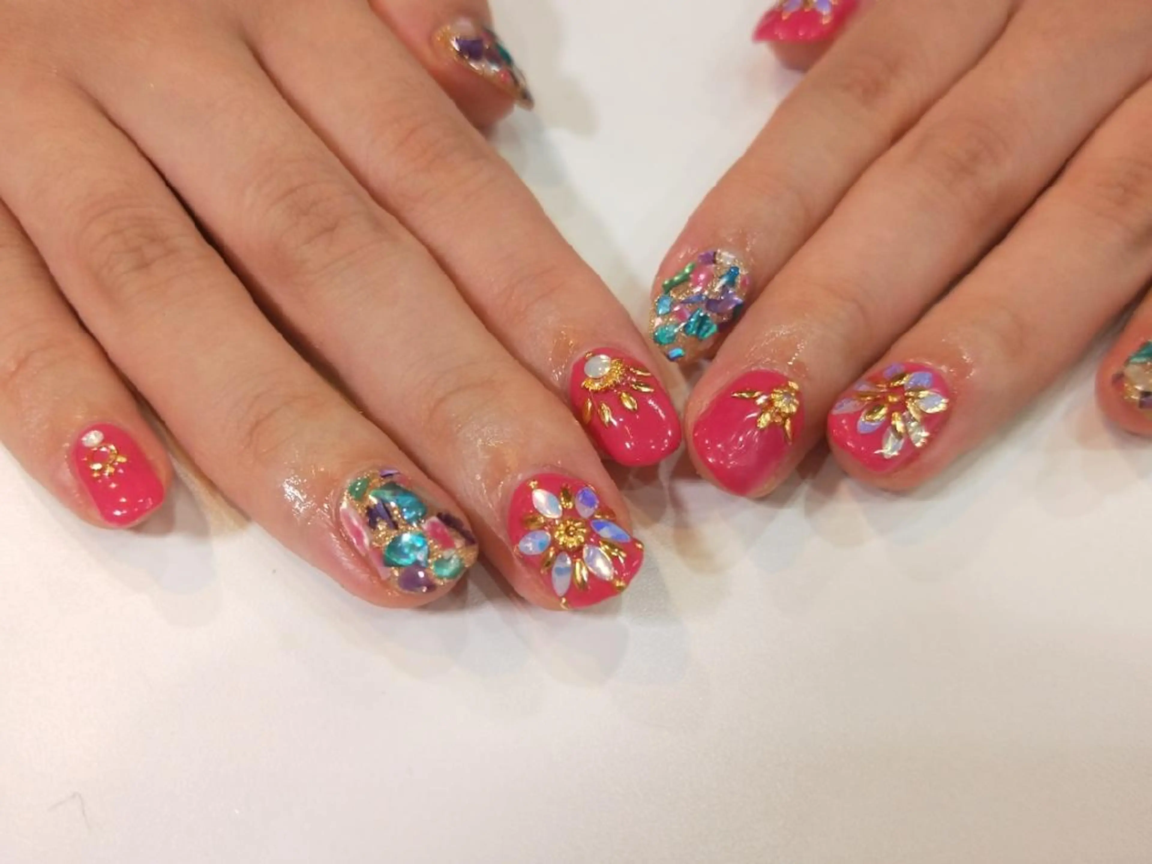 ネイル はばすみれ🎀ﾈｲﾙ 光ﾌｪｲｼｬﾙ ﾍｱのネイルデザイン