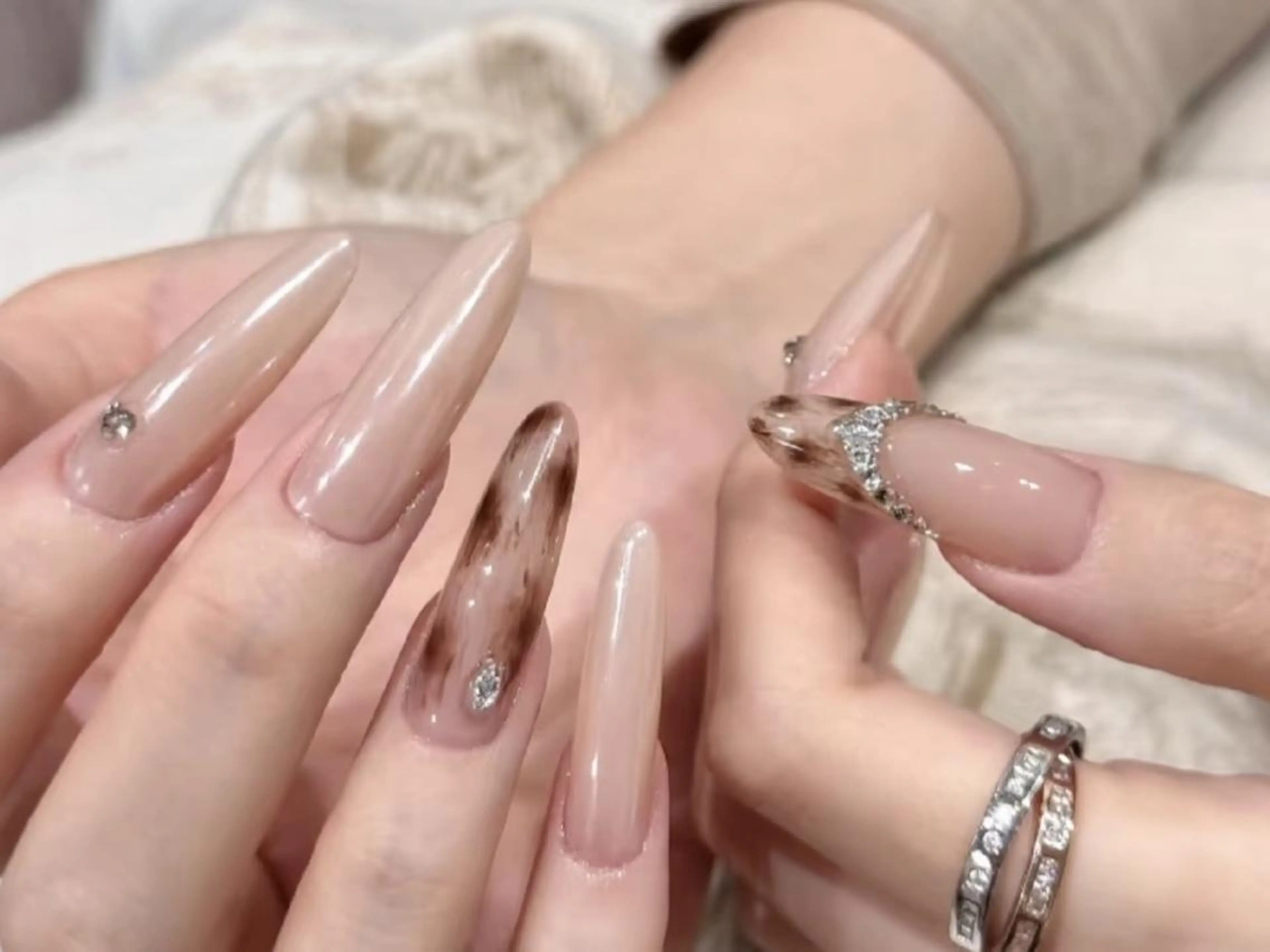 ネイル 長さ出し ジェルネイル 韓国ネイル 持ち込み パラジェル ハンドネイル ハンドケア Hana Bloom Nail💜Akiのネイルデザイン