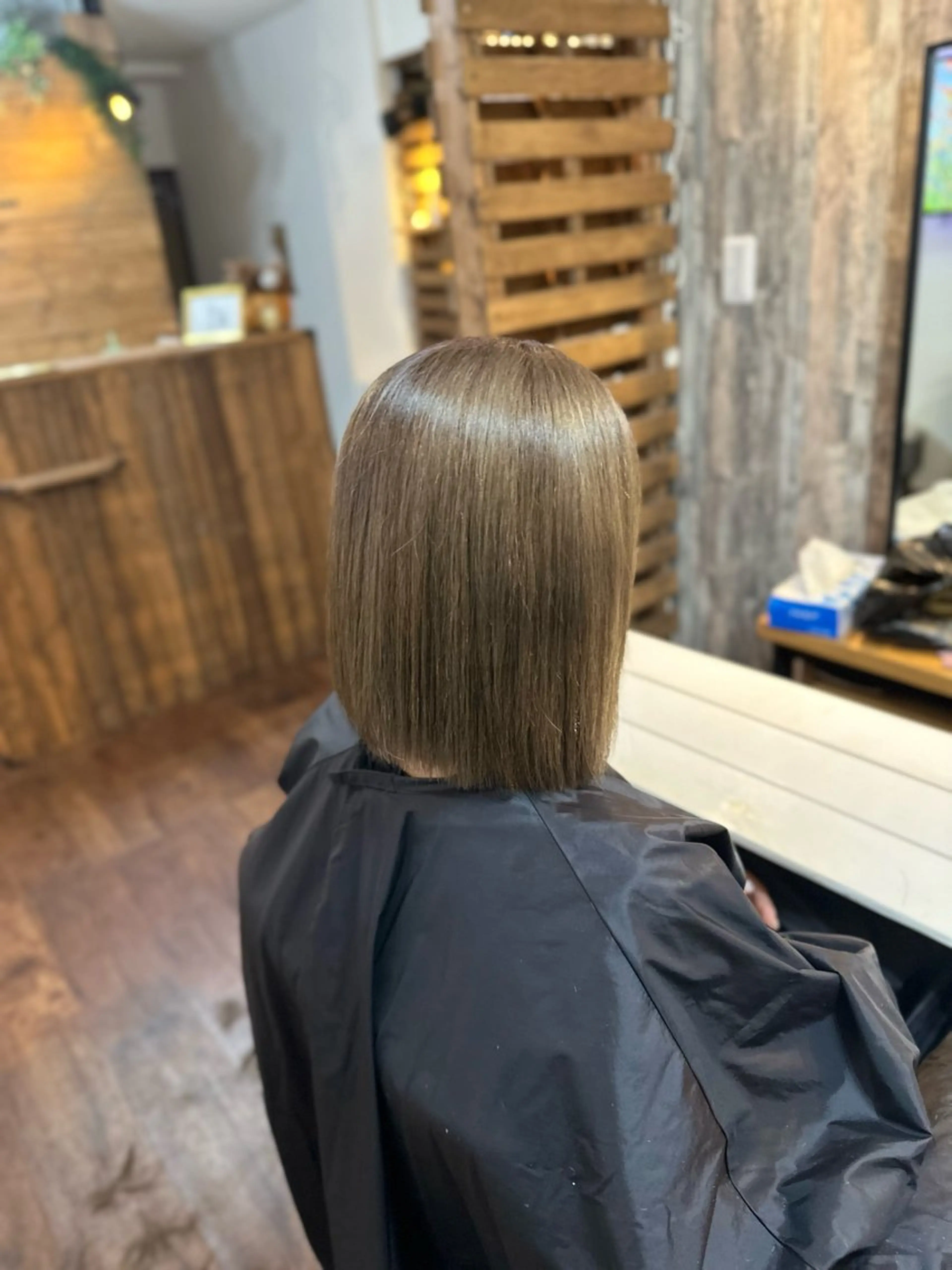 ミディアム カラー ベージュカラー カット ヘアカラー トリートメント Luzir⭐︎ GEN⭐︎のヘアスタイル