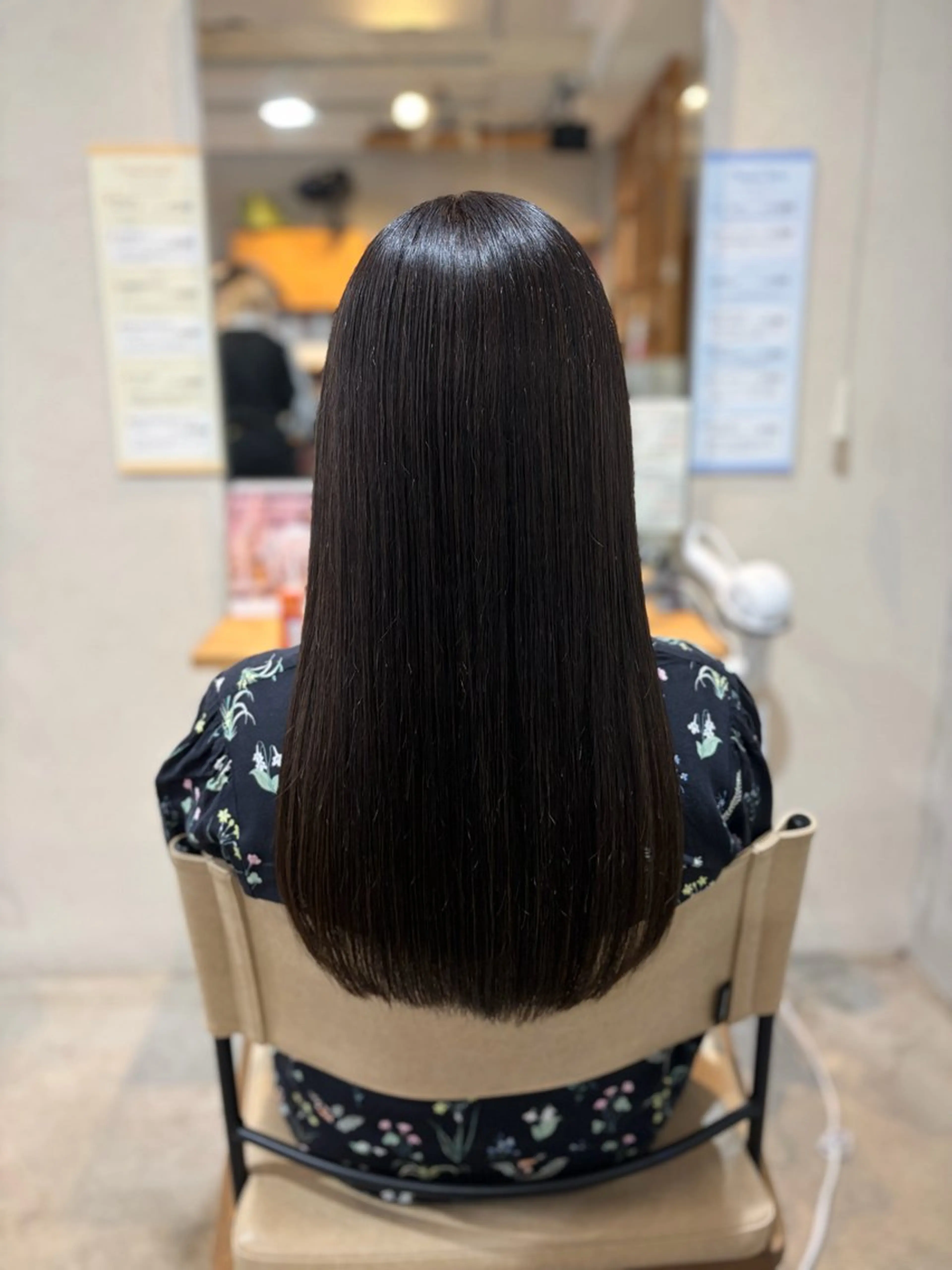 ロング カラー 透明感カラー momoka 女性限定のヘアスタイル
