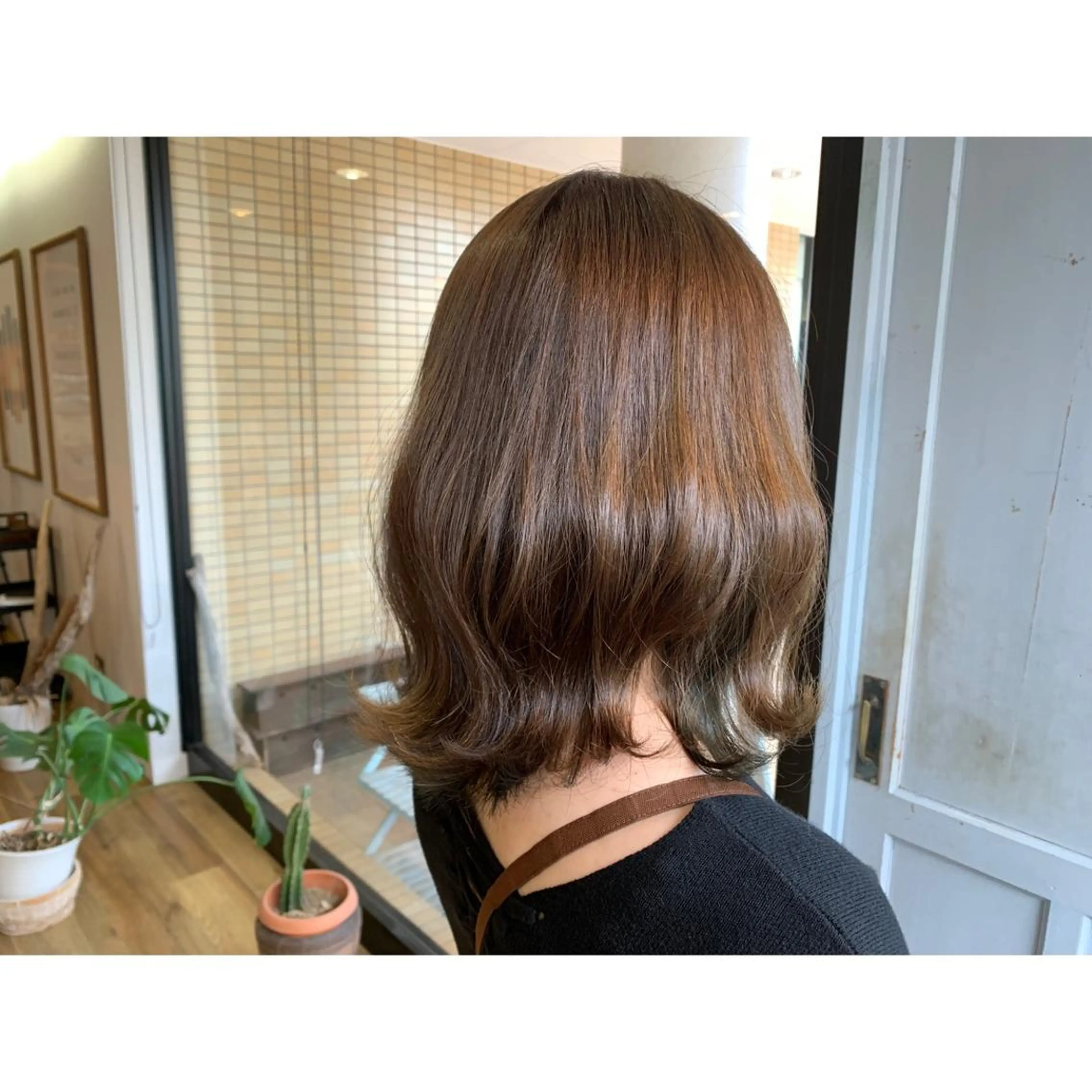 ミディアム カラー アッシュ ヘアカラー トリートメント ツキダテ ユイのヘアスタイル