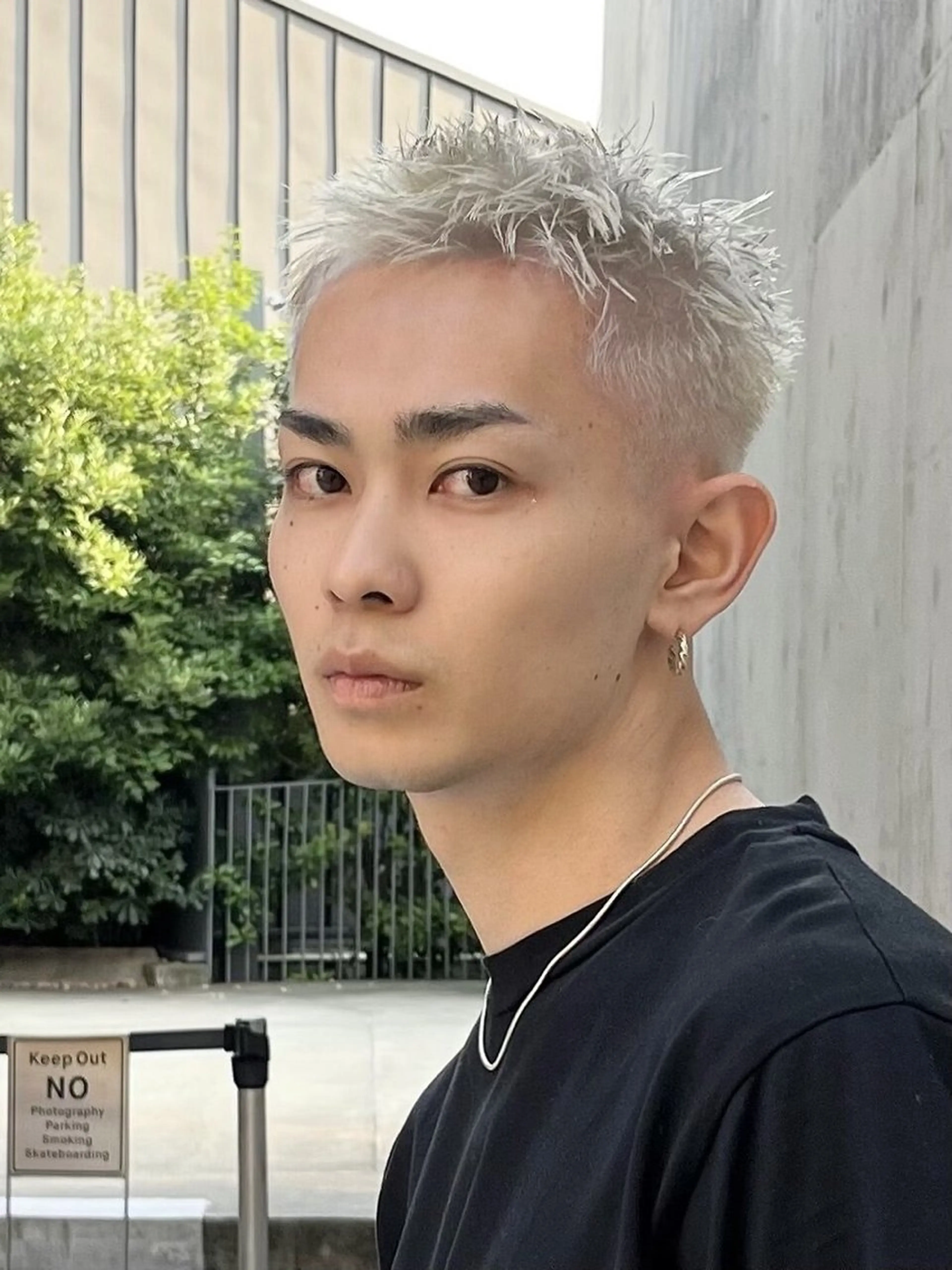 ショート カラー メンズ メンズブリーチ メンズハイトーン メンズショート スパイキーショート メンズベリーショート 渋谷 メンズカット 佐伯 将のヘアスタイル