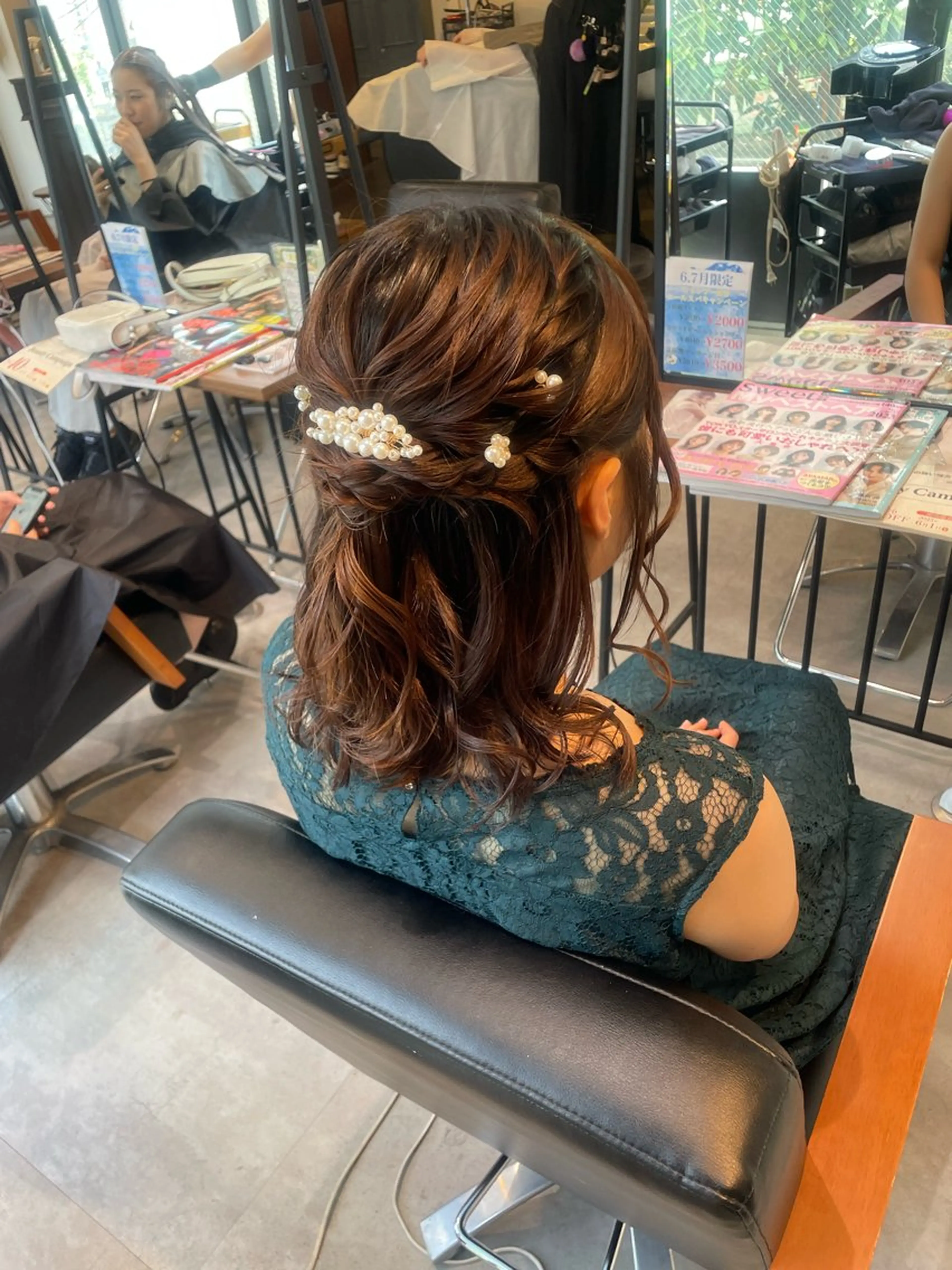 ミディアム ヘアアレンジ ･˚✧すずね˚✧* lucia(ルチア)のマツエク・マツパデザイン