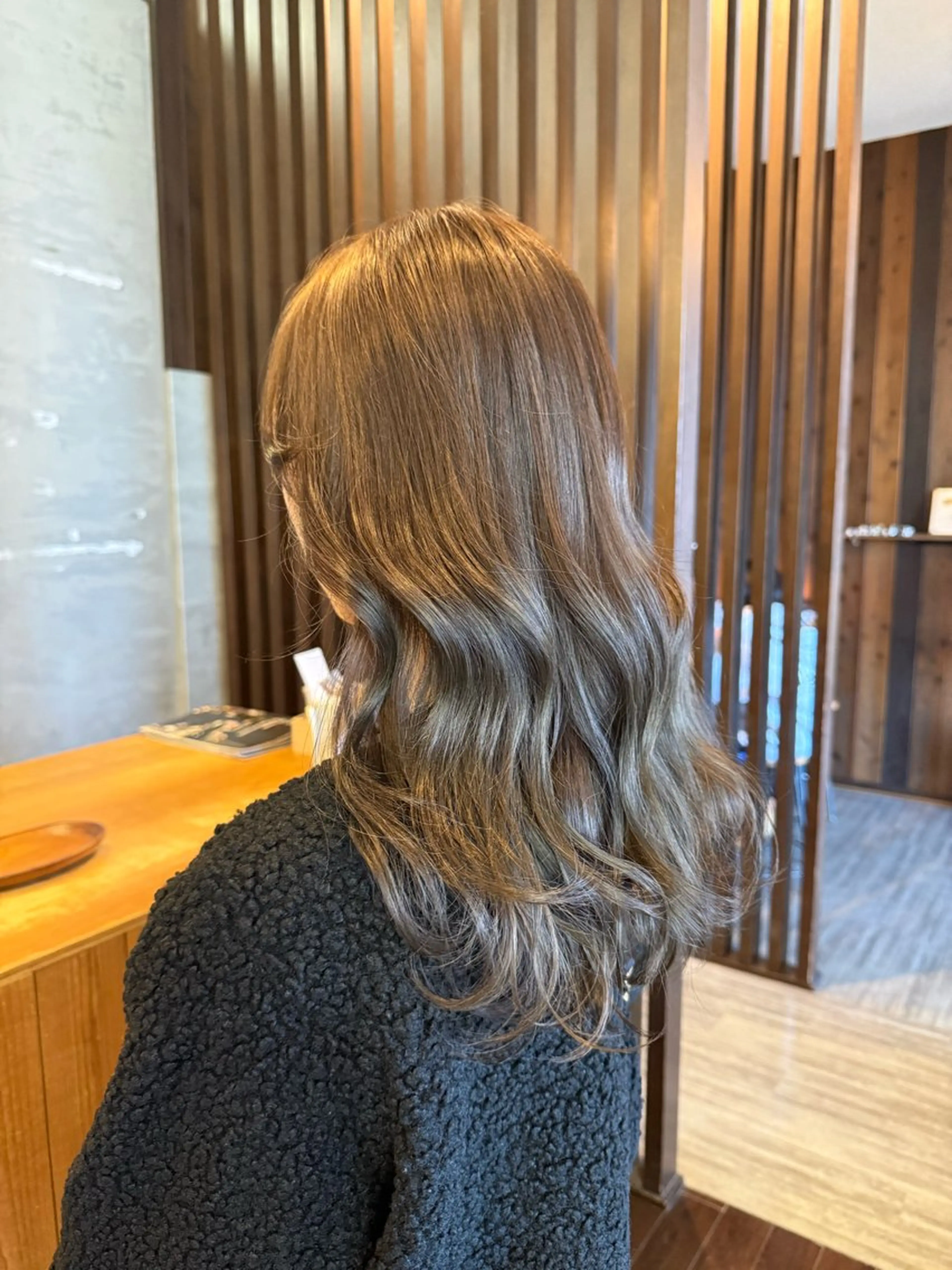 セミロング カラー ベージュカラー 透明感カラー オリーブベージュ カット ヘアカラー BRANCHÉ小牧/ 西尾 美月のヘアスタイル