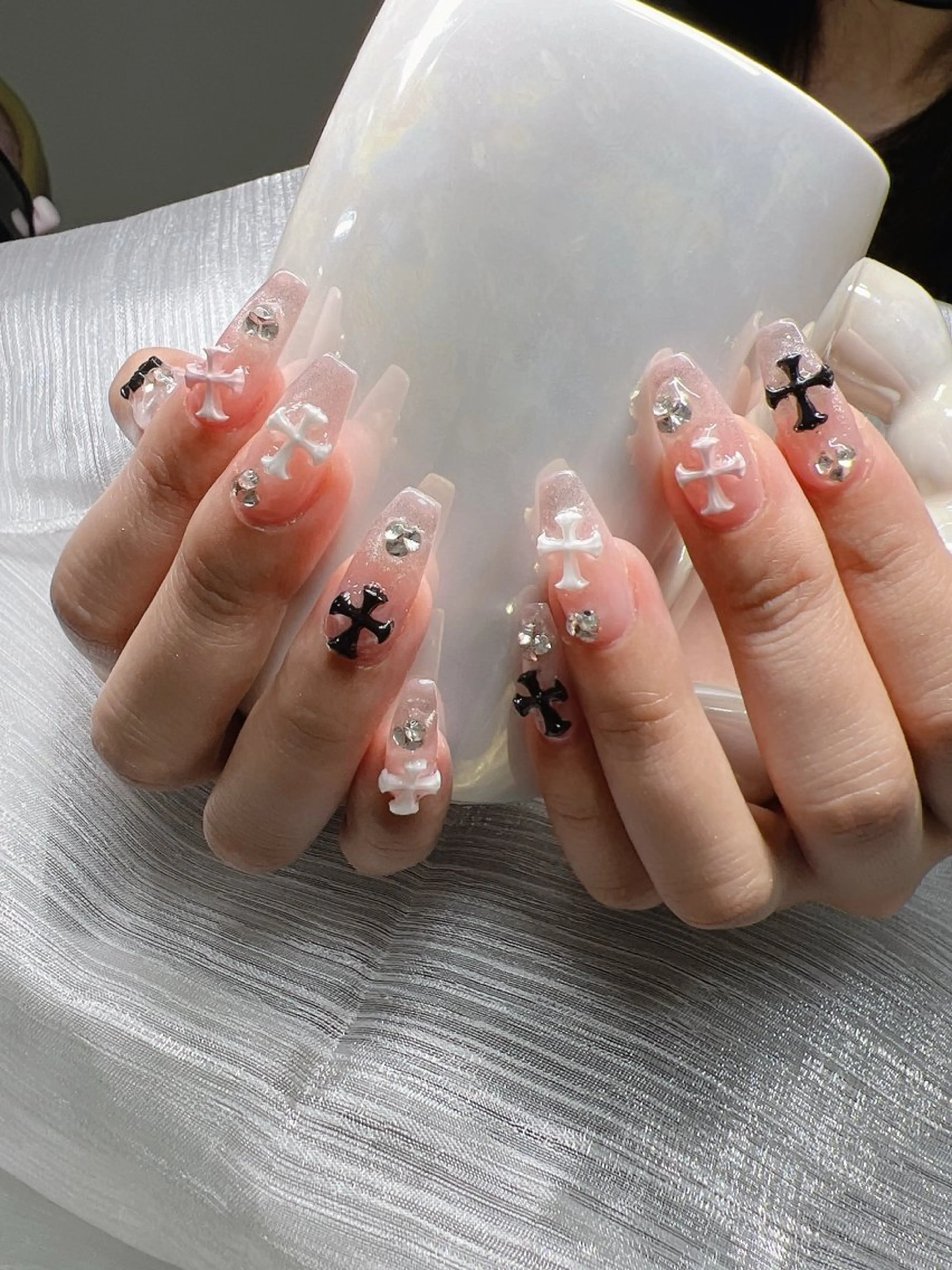 ネイル マグネットネイル ピンク ネイルチップ 冬ネイル Lee Nailsのネイルデザイン