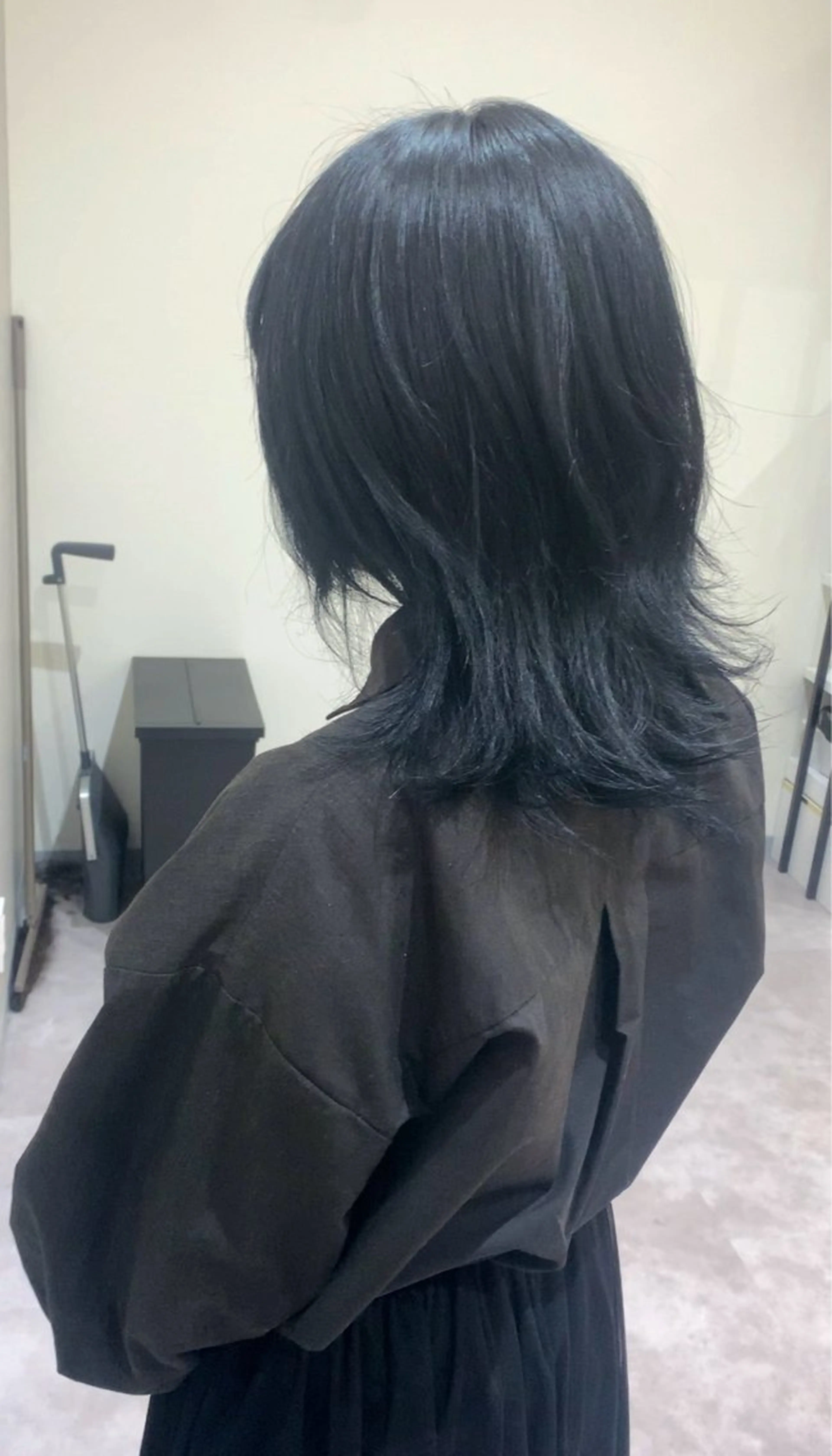 ミディアム カラー 黒髪 ブリーチ ブルーカラー ブルーブラック 透明感カラー FURUSHO 栄店所属・癖毛改善縮毛矯正 /中山なかやまのヘアスタイル