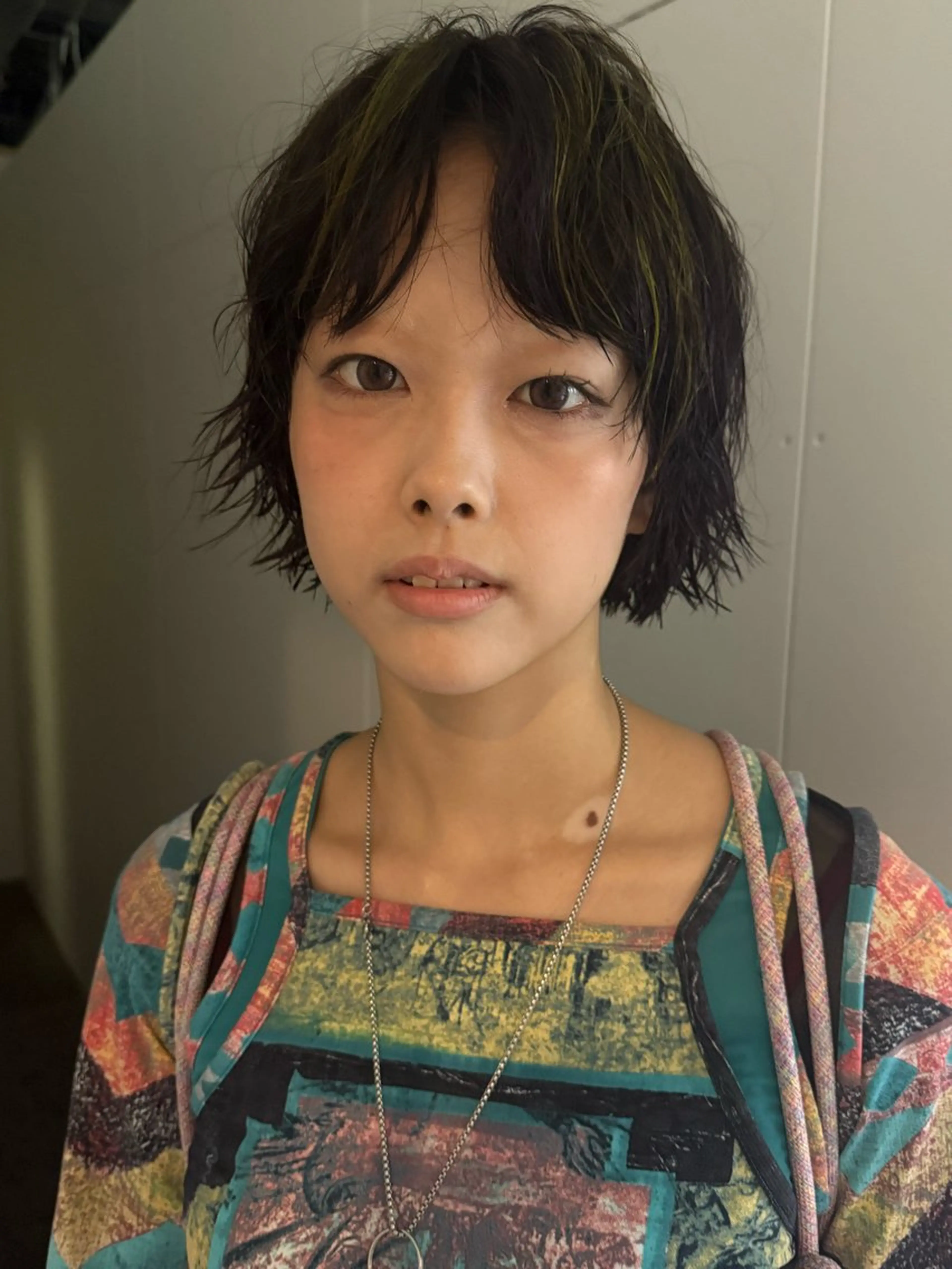 ショート カラー ボブ カット ヘアカラー BURROW うえみ 寿々のヘアスタイル