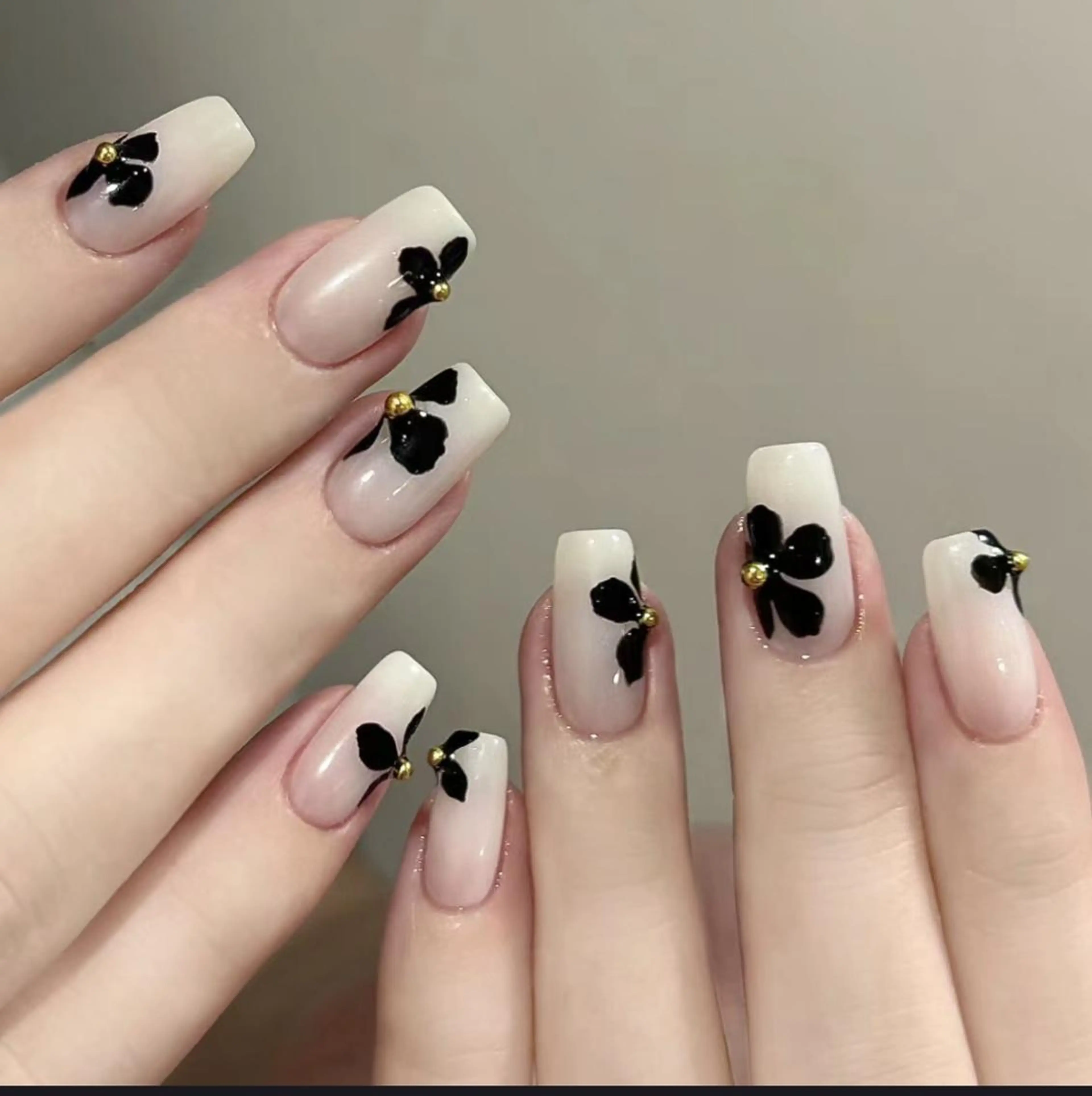 ネイル ハンドネイル 🎀 NaNa_nailのネイルデザイン