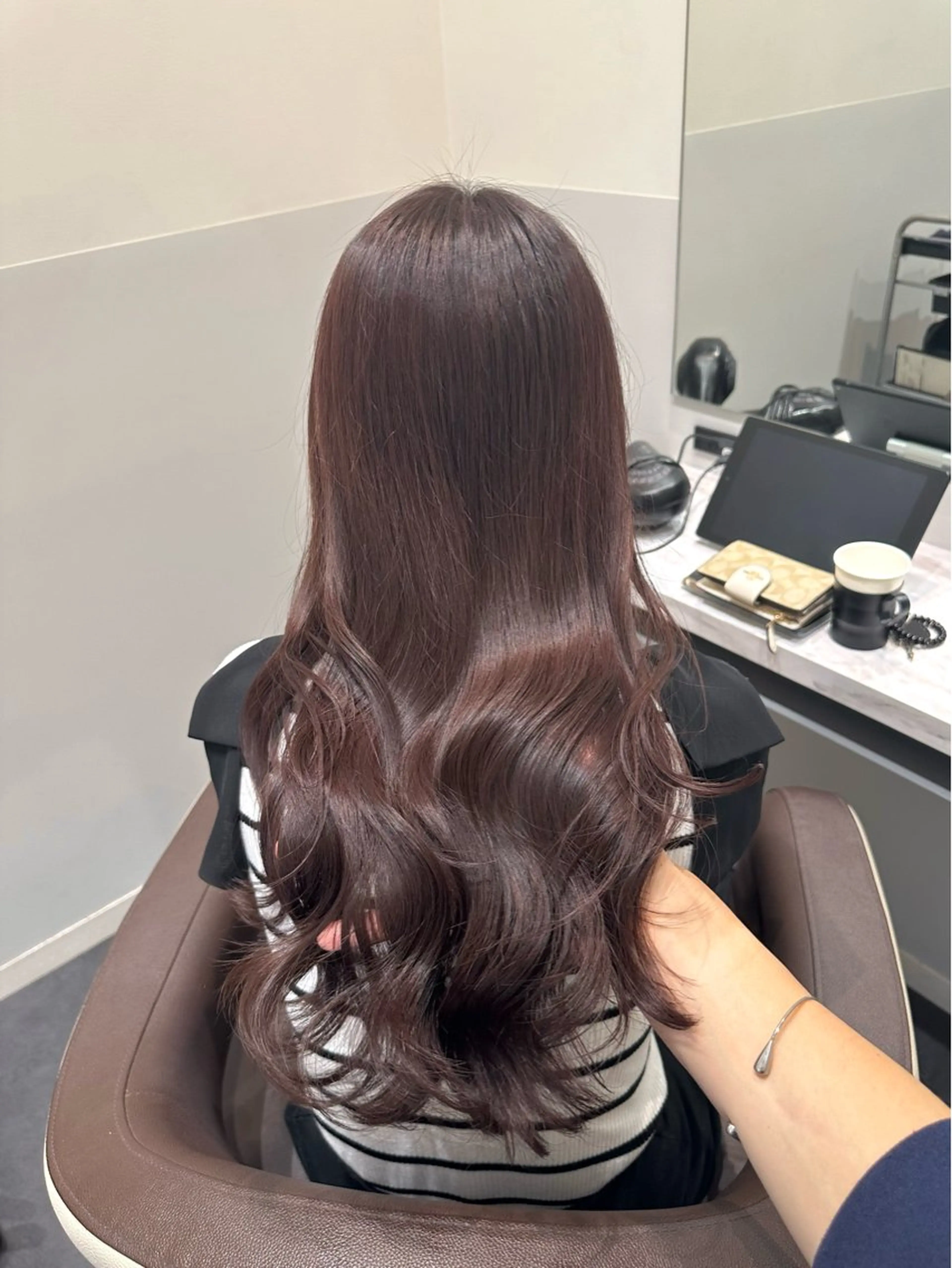 ロング カラー ブリーチ グレージュ ラベンダーカラー ラベンダーグレージュ ラベンダーグレー カット ヘアカラー トリートメント 矢野 晃平のヘアスタイル