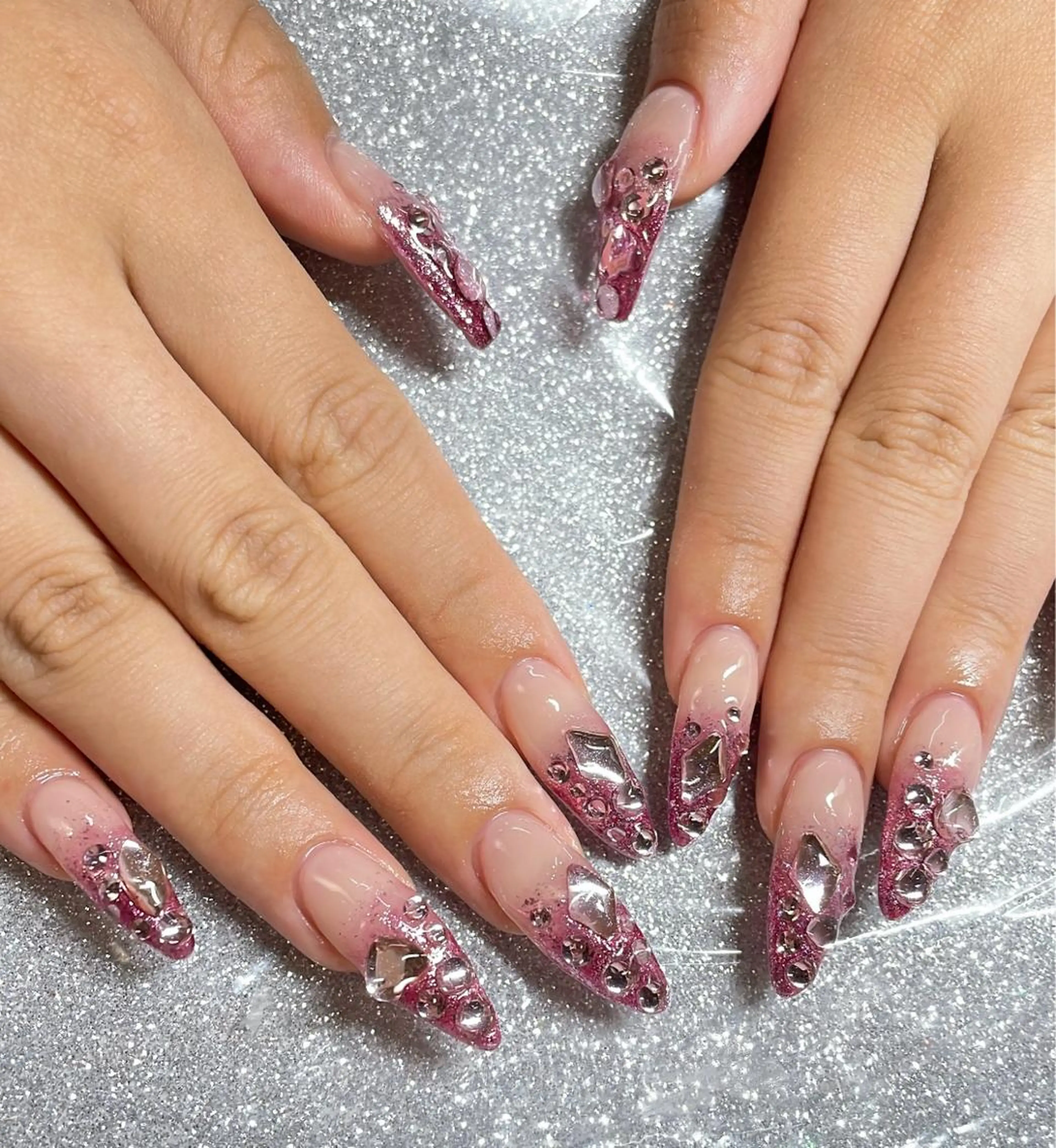 ネイル ハンドネイル VIERU 🌈🎀💖のネイルデザイン