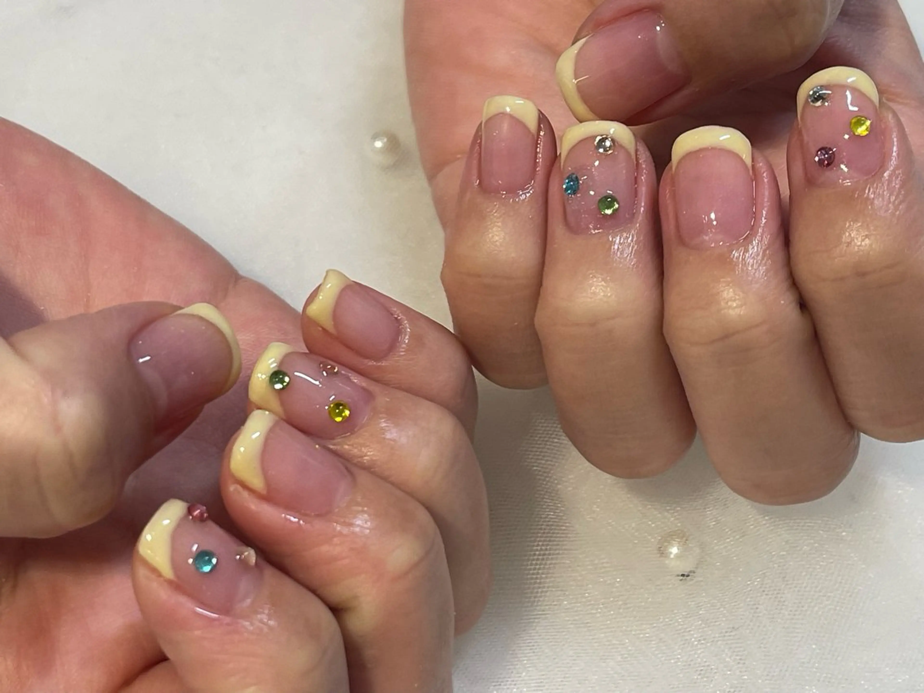 ネイル フレンチネイル ストーンネイル i. ayakaのネイルデザイン