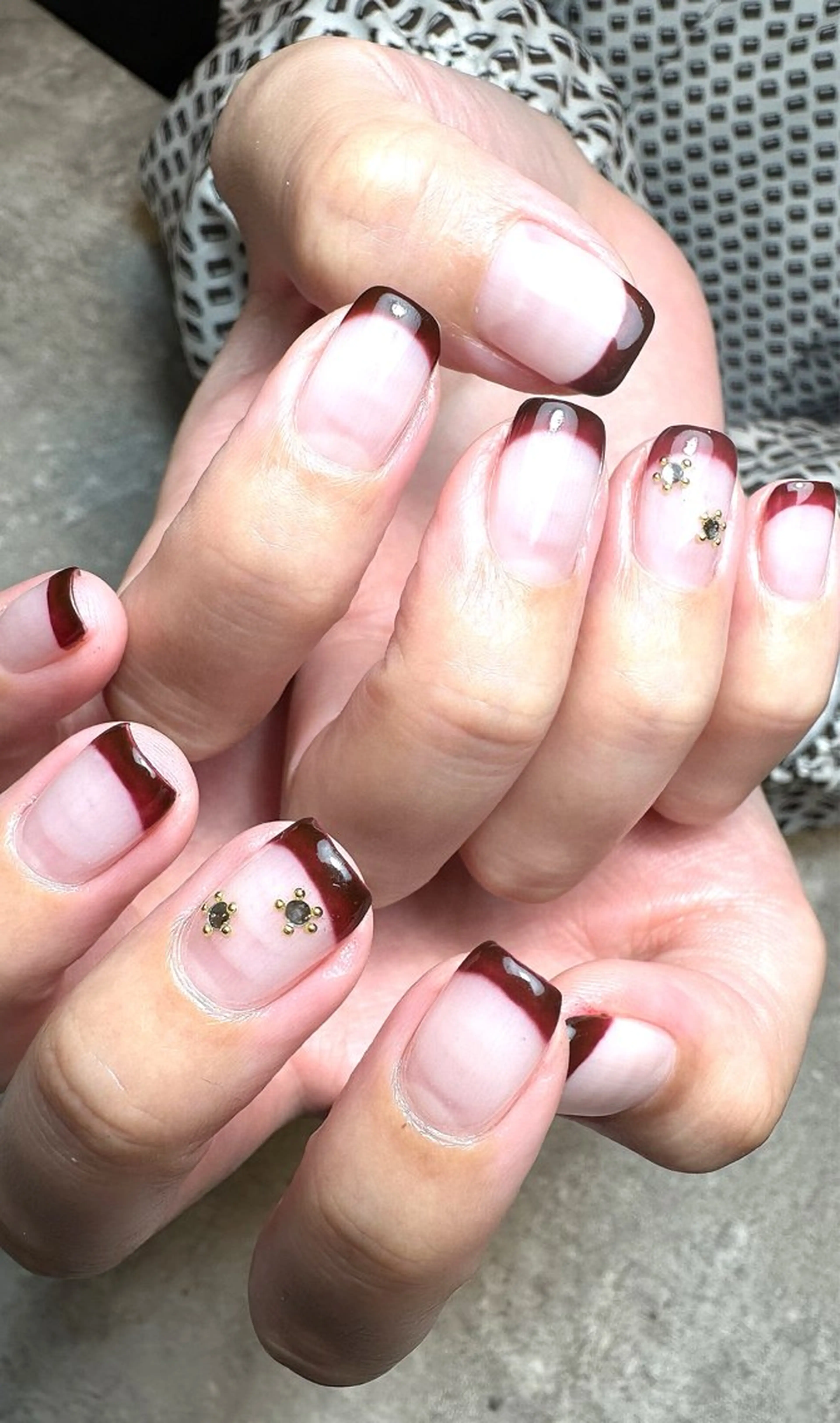 ネイル ボルドー フレンチネイル ストーンネイル ハンドネイル nail campのネイルデザイン