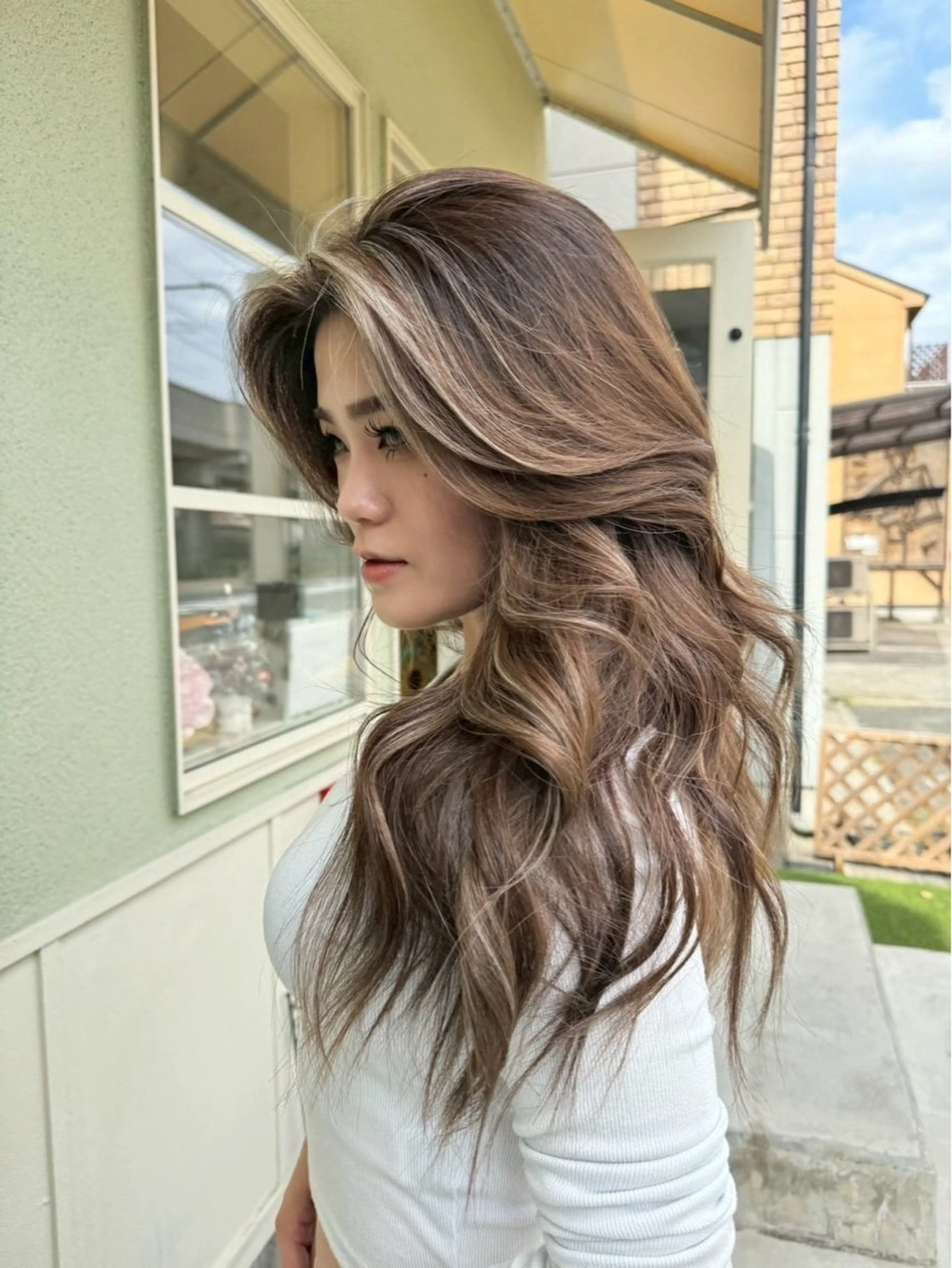 ロング カラー ハイライトカラー ハイライト カット ヘアカラー 福井 珠乃のヘアスタイル