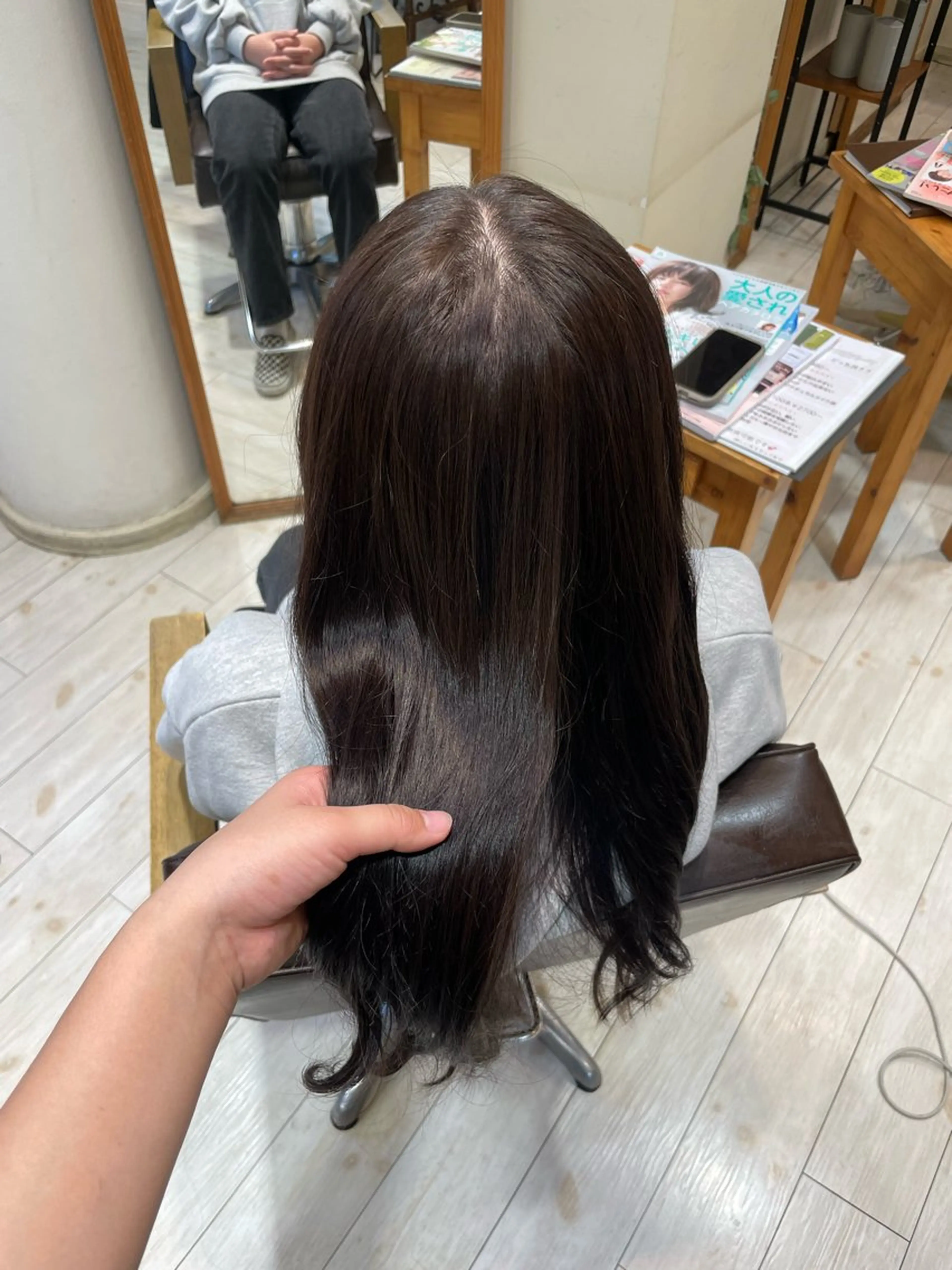 セミロング パープルカラー ヘアカラー アレンジ🎀ツヤ髪✨ 北野亜優実‪🌱‬のヘアスタイル