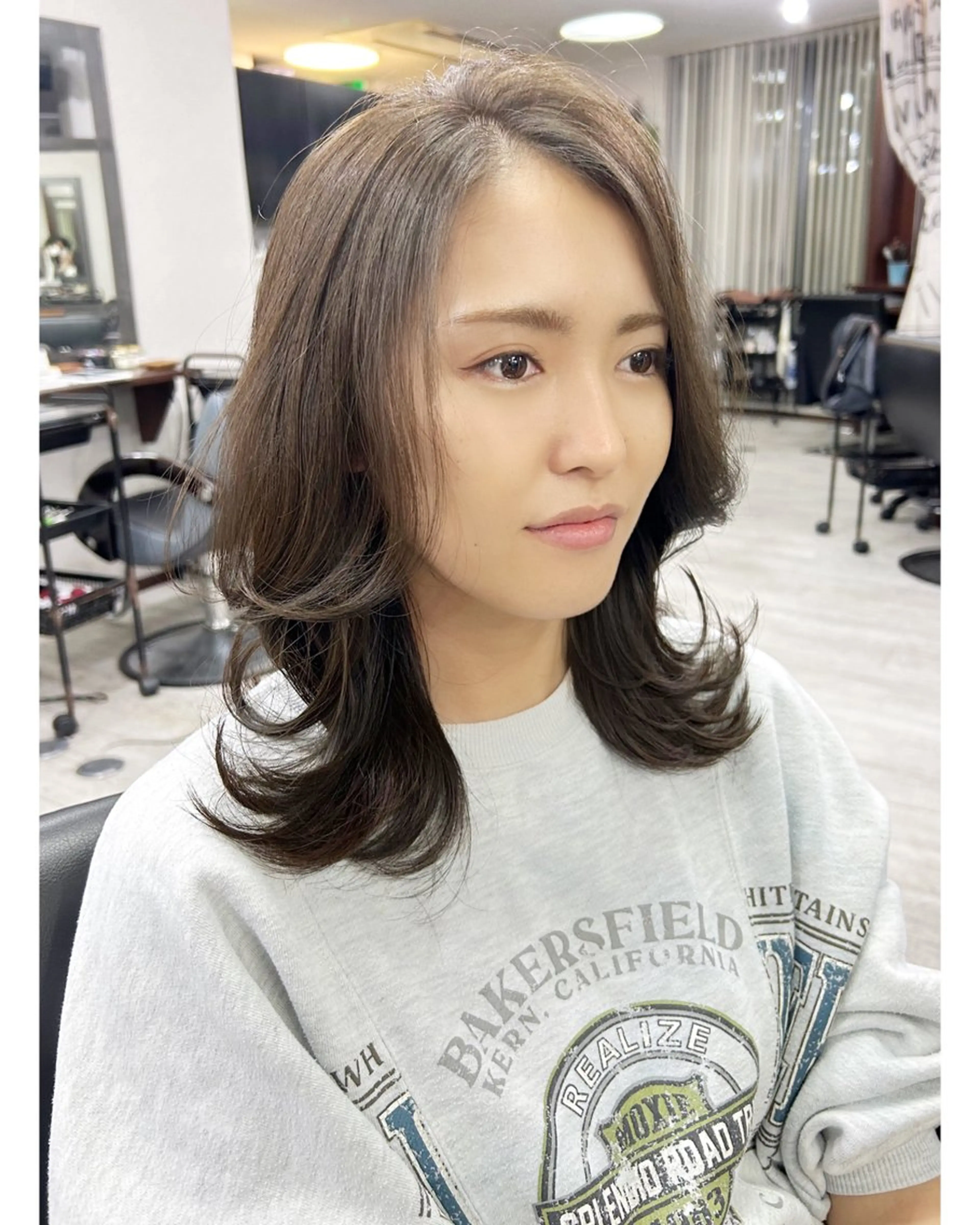 ミディアム カラー くびれヘア ＊横浜駅＊ 金子 誠也のヘアスタイル