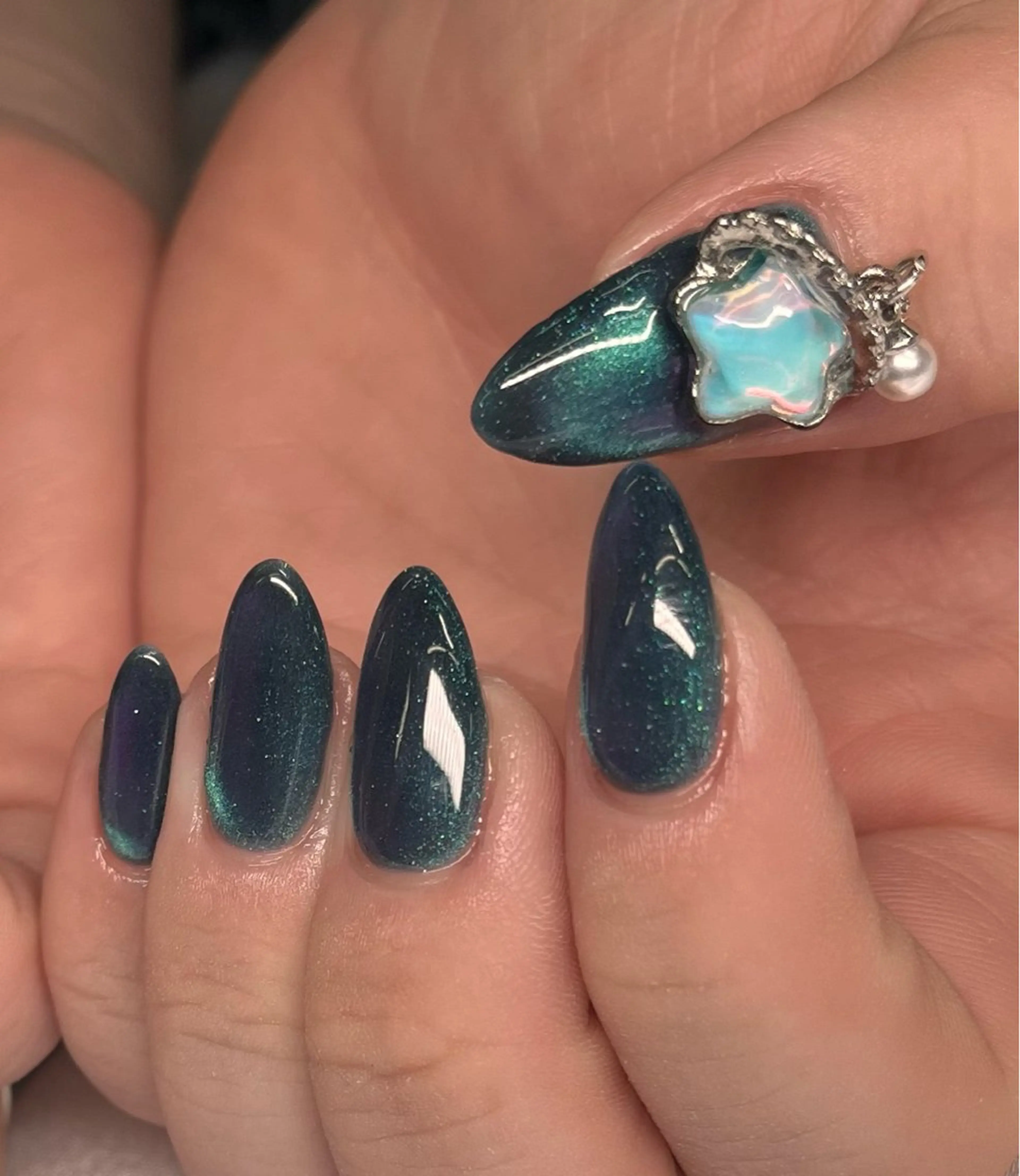 ミディアム ハンドネイル フットネイル Silent 話さないネイルサロンのネイルデザイン