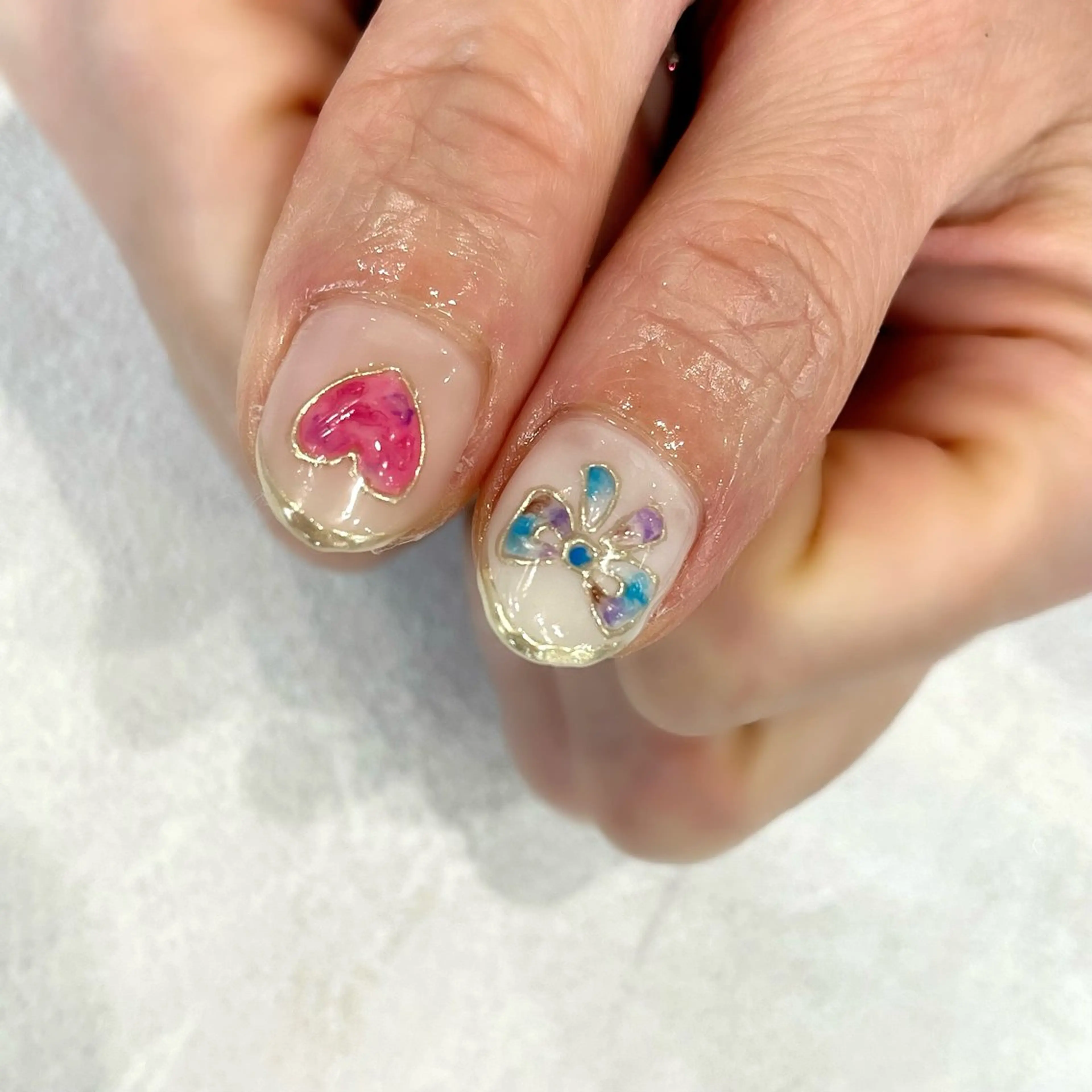 ネイル ハート ミラーネイル リボン ハンドネイル 阿部 ほのかのネイルデザイン