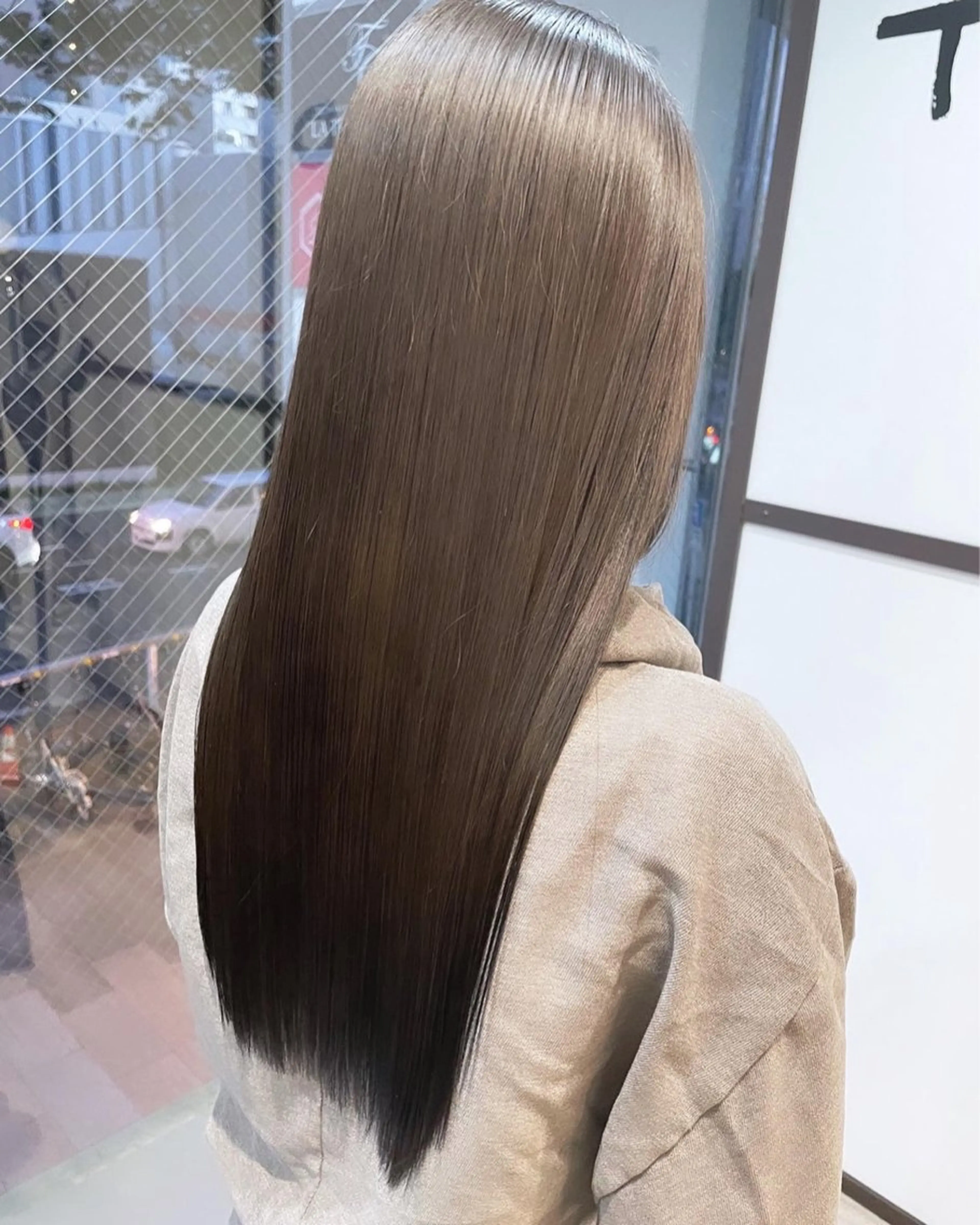 ロング カラー グレージュ オリーブグレージュ オリーブグレー レイヤーカット トリートメント カット ヘアカラー トリートメント 河合秀明/ショート /ボブ/レイヤーのヘアスタイル