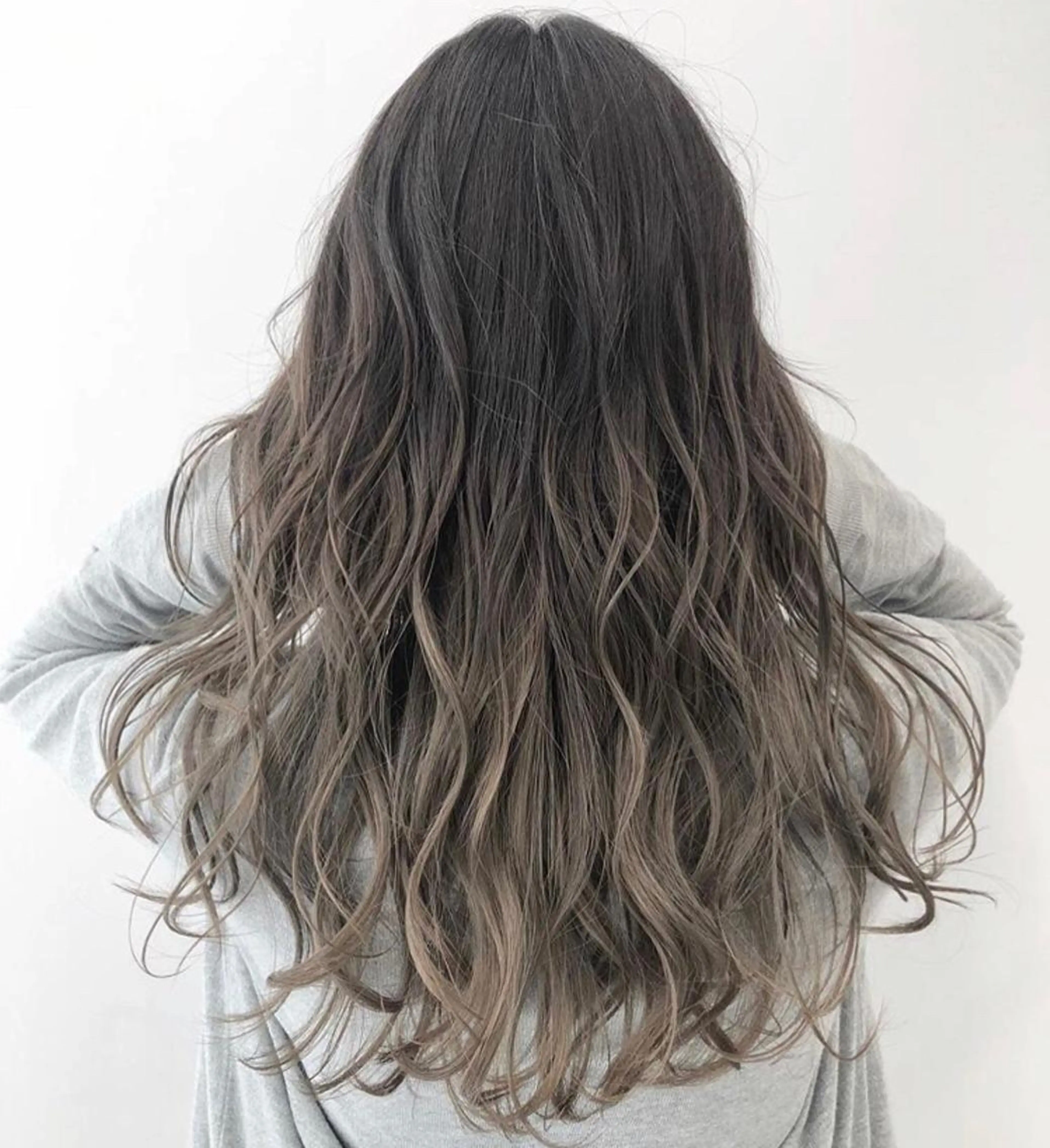 カラー バレイヤージュ 小西 裕大のヘアスタイル