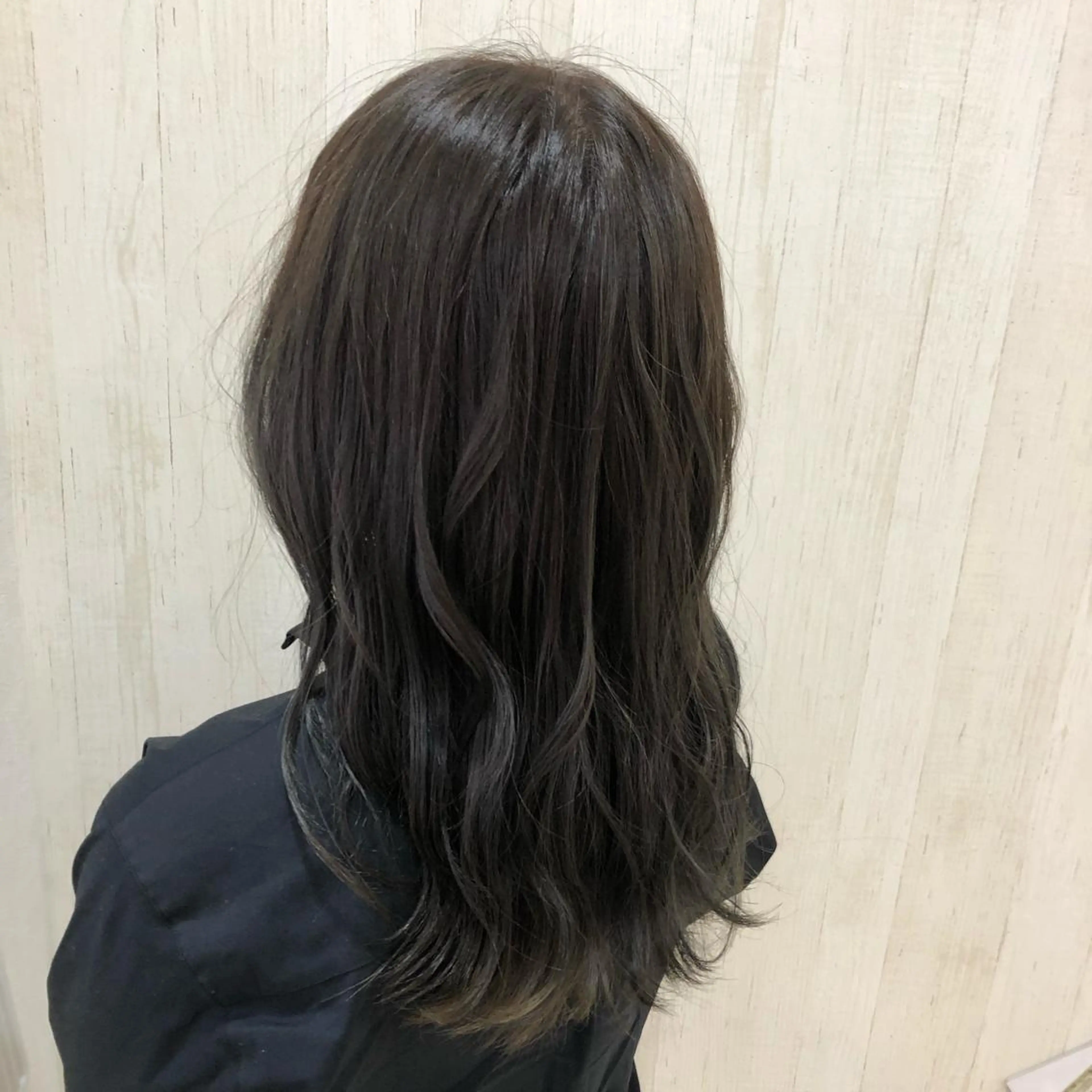 カラー 三橋 由佳のヘアスタイル