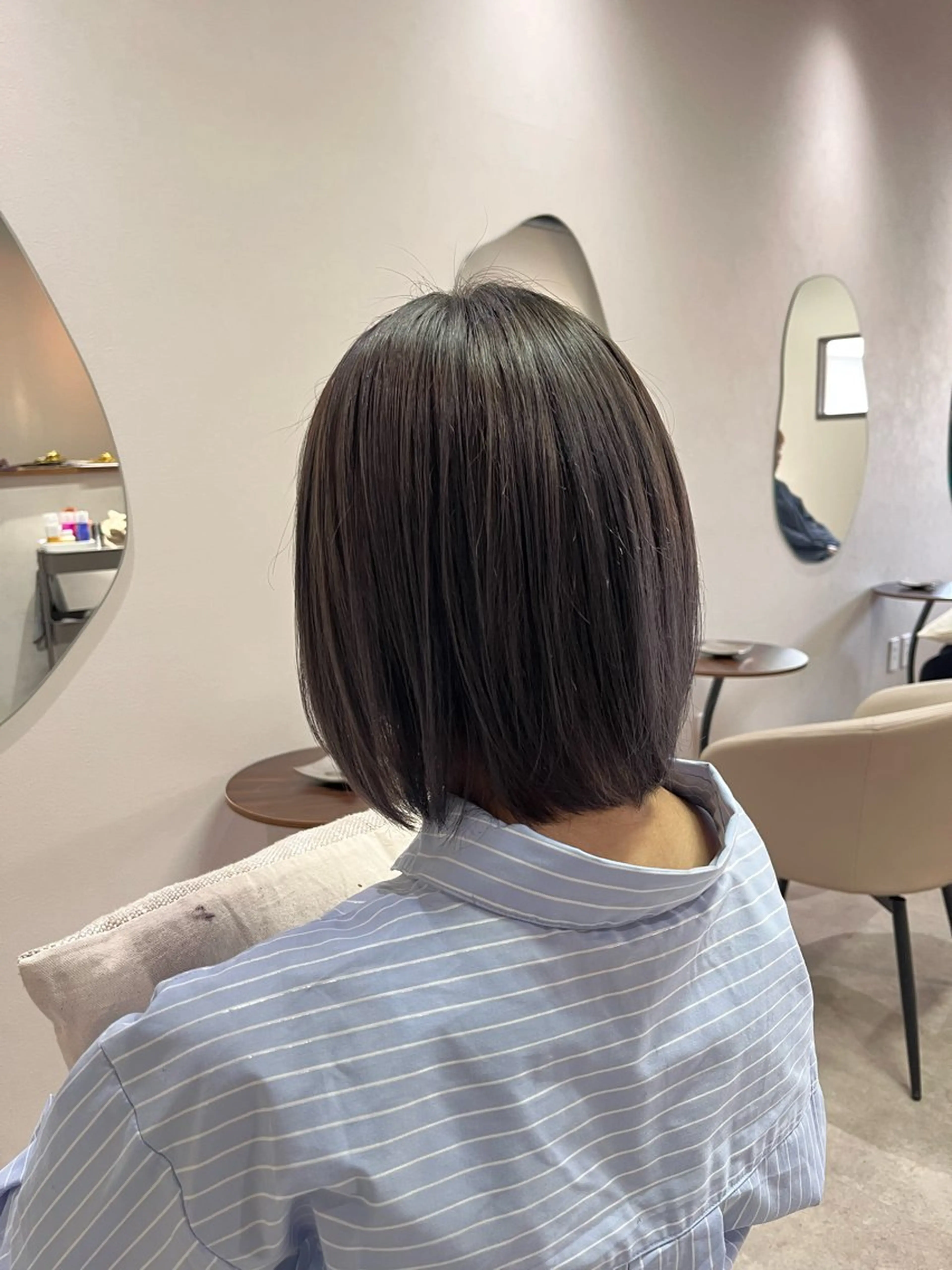ミディアム カラー ブリーチ 透明感カラー グレージュ ヘアカラー 友 美海のヘアスタイル