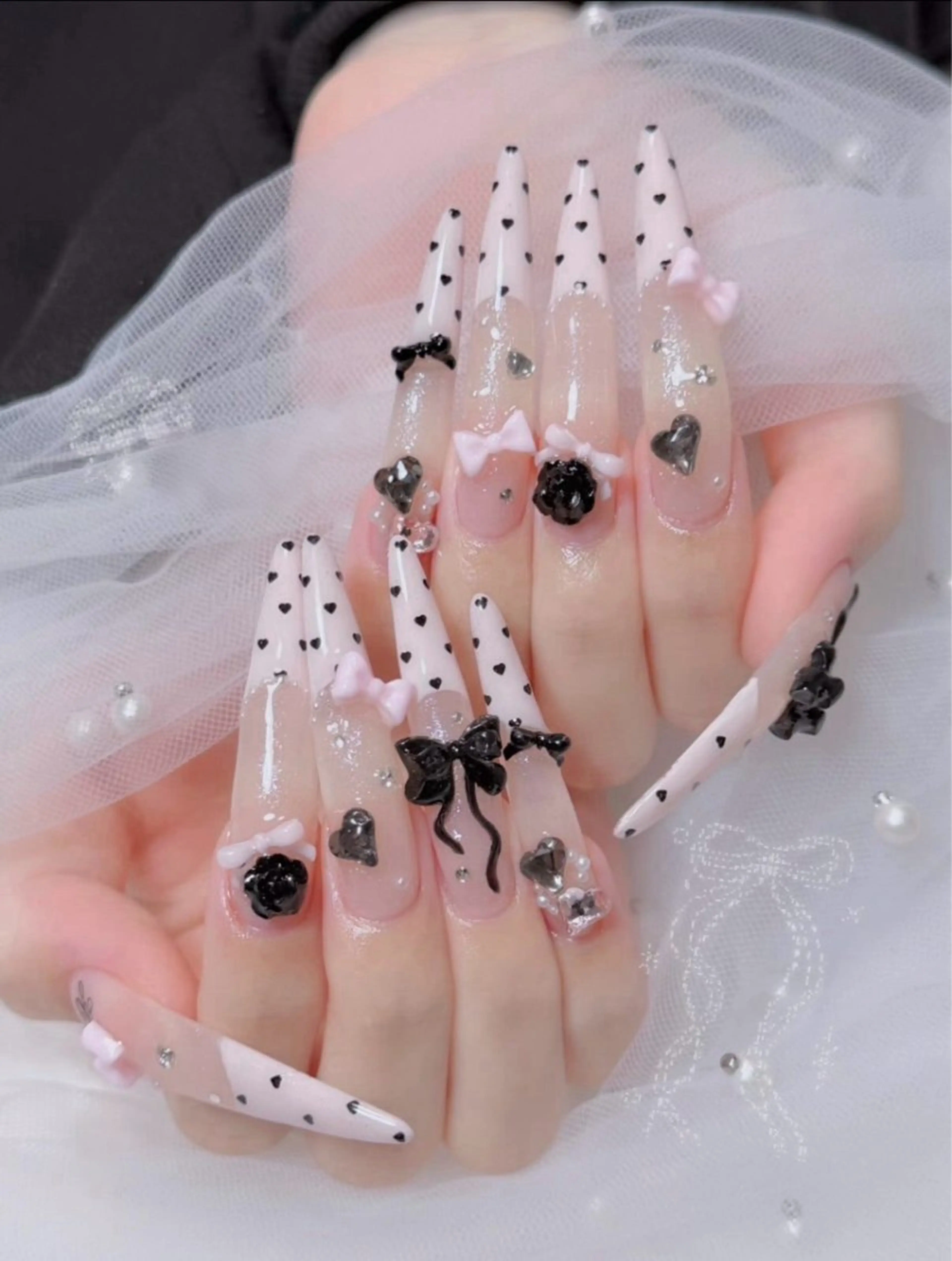 ネイル オーロラネイル ブラウン チークネイル フラッシュネイル フラワーネイル ハンドネイル Rin Nail 新大久保店のネイルデザイン