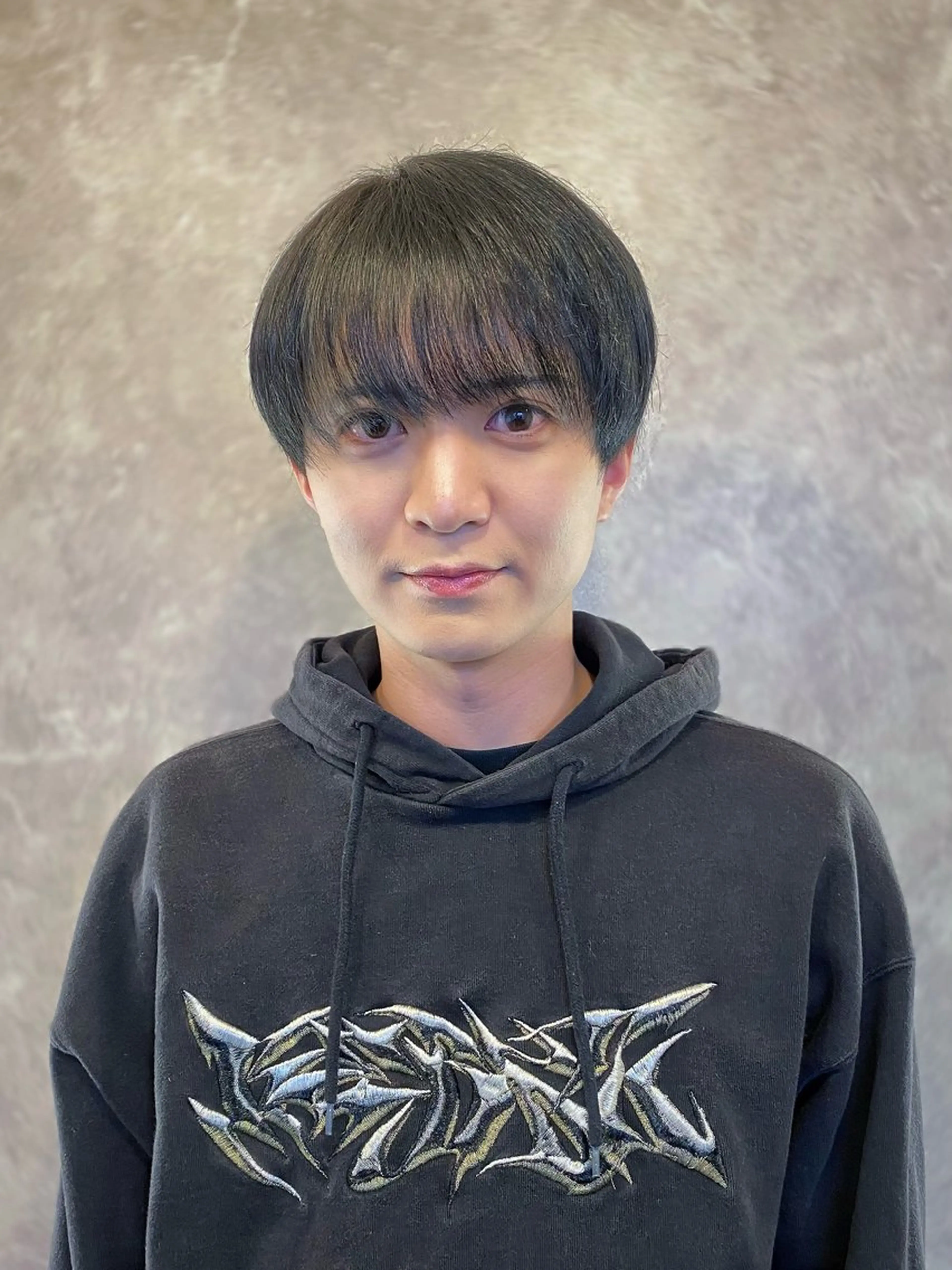 ショート メンズ メンズブリーチ センターパート フェザーパーマ メンズ韓国風 韓国マッシュ カット 安藤幹人 メンズパーマのヘアスタイル