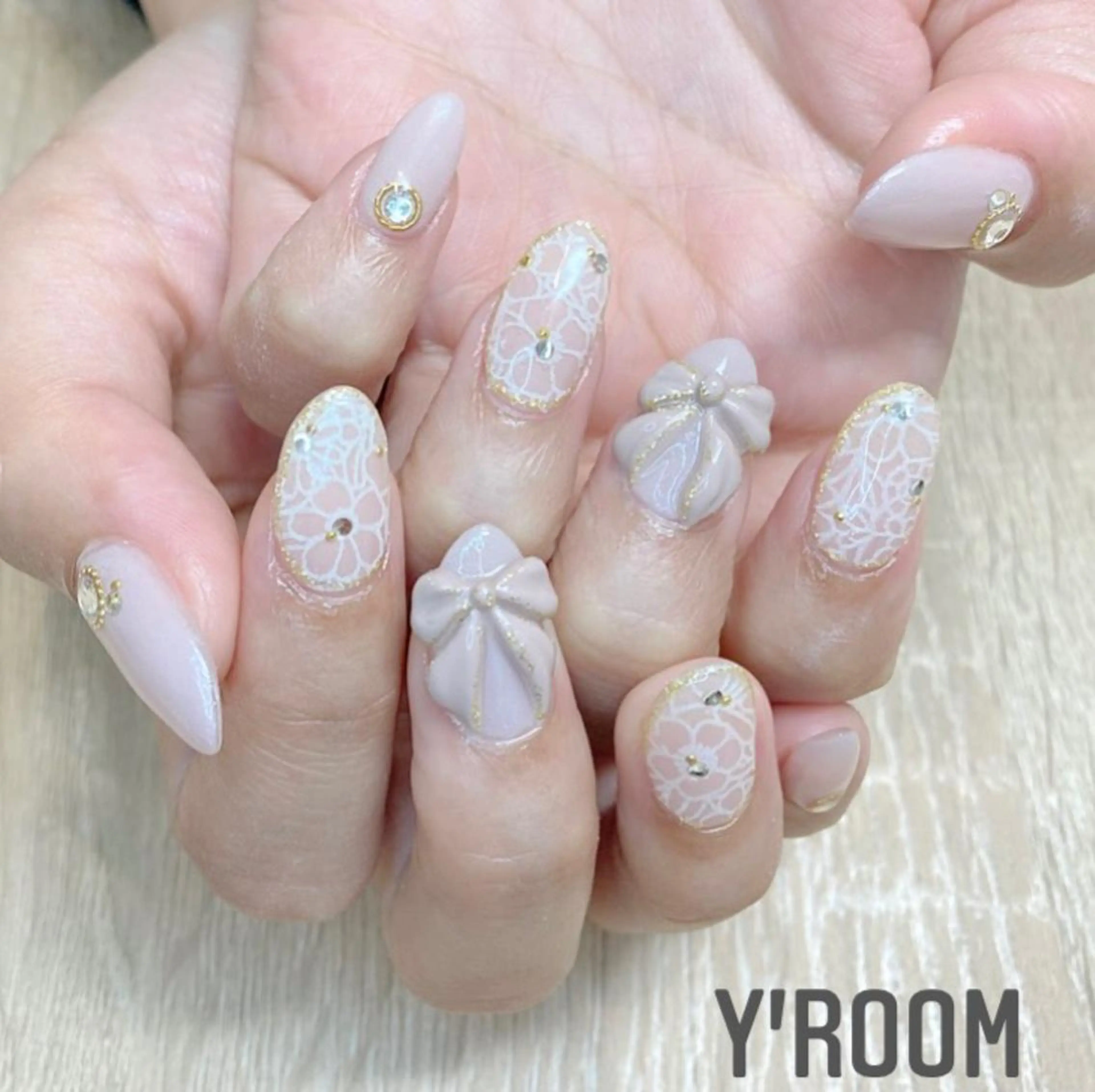 ネイル オーロラネイル フラッシュネイル ジェルネイル グラデーション マグネットネイル ハンドネイル YUKA （ネイリスト）のネイルデザイン