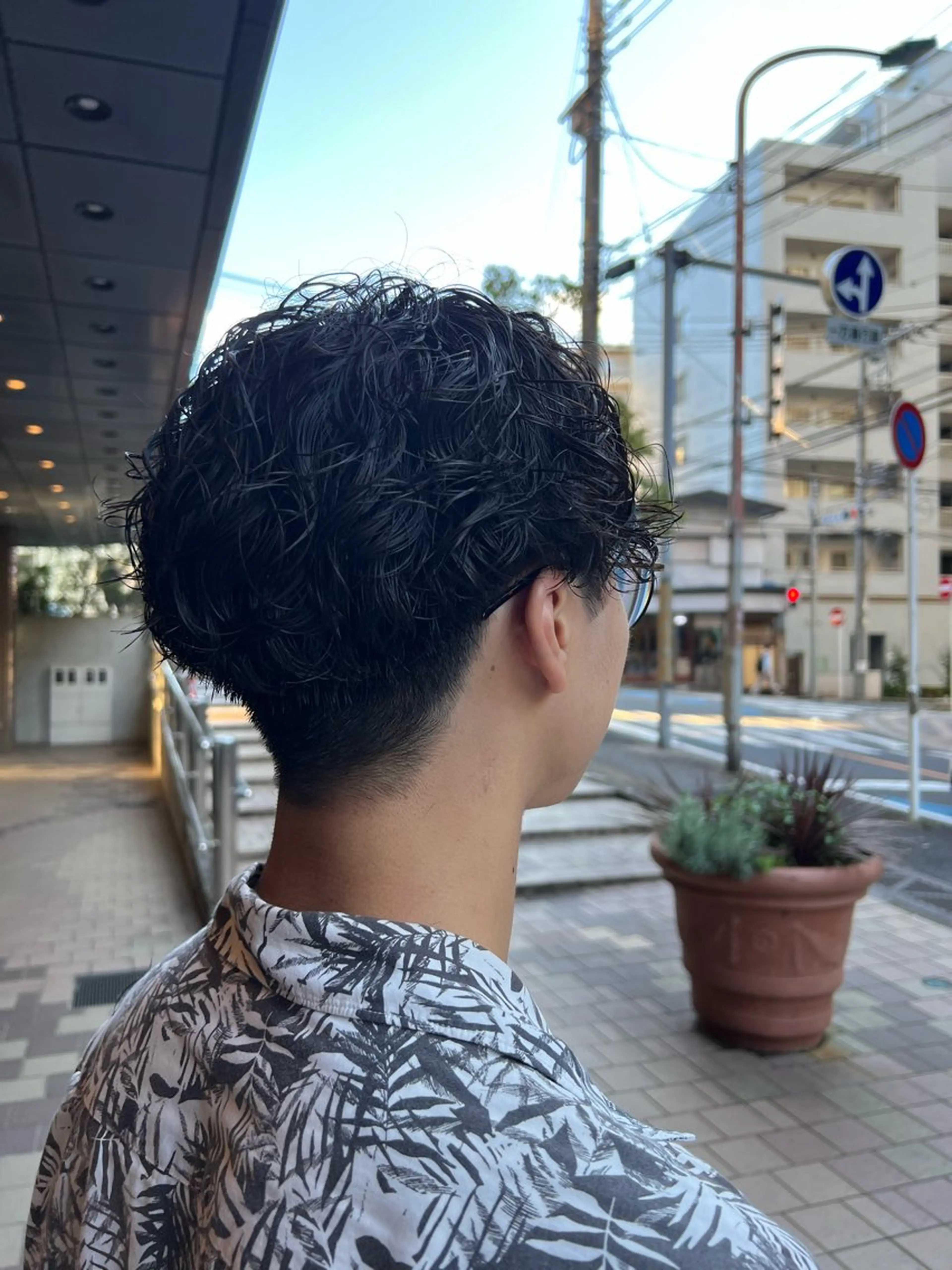 パーマ メンズ センターパート メンズパーマ スパイラルパーマ Men's NAM 八角のヘアスタイル