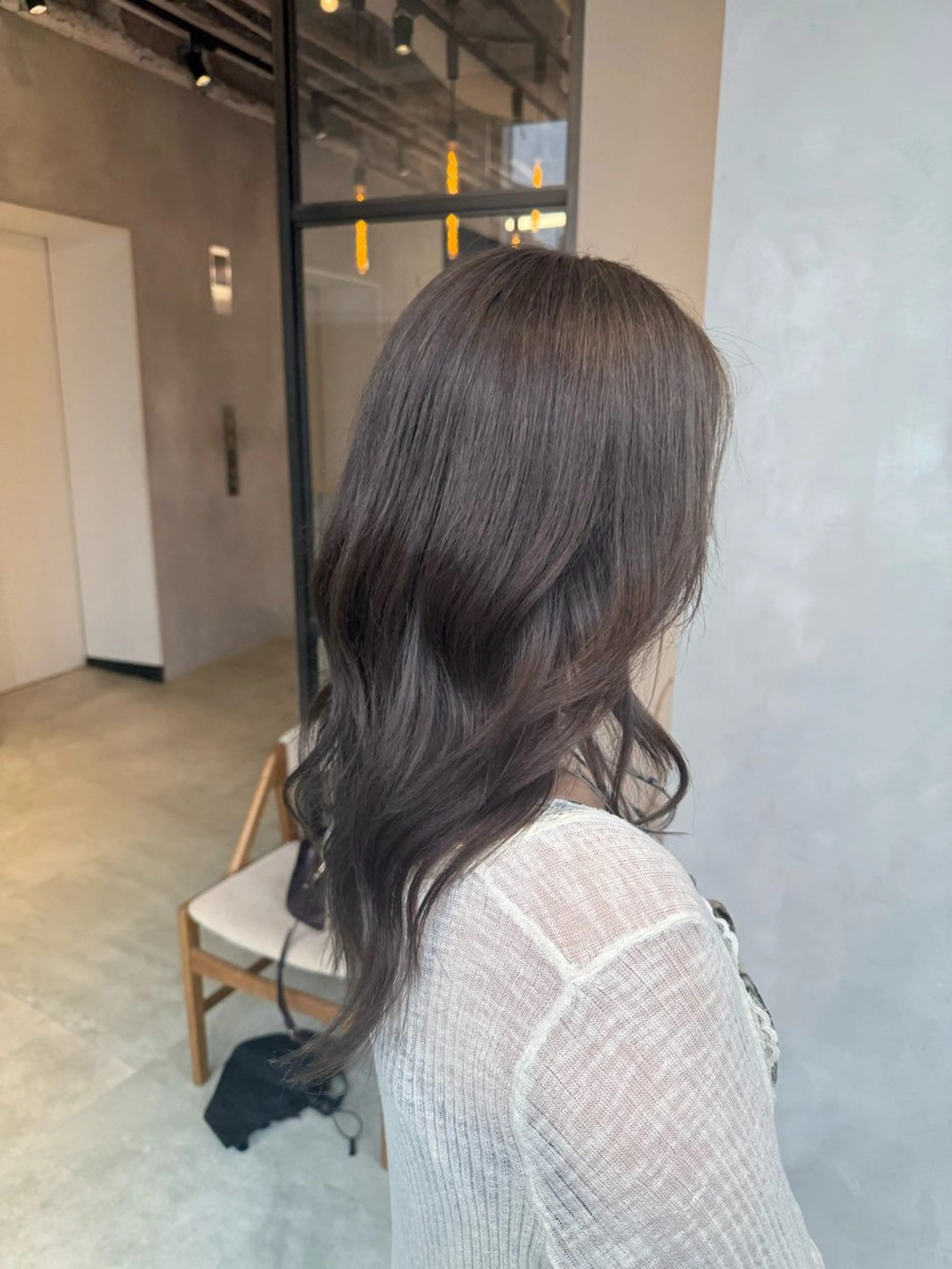 ロング ハイトーン／透明感 カラー Mioのヘアスタイル