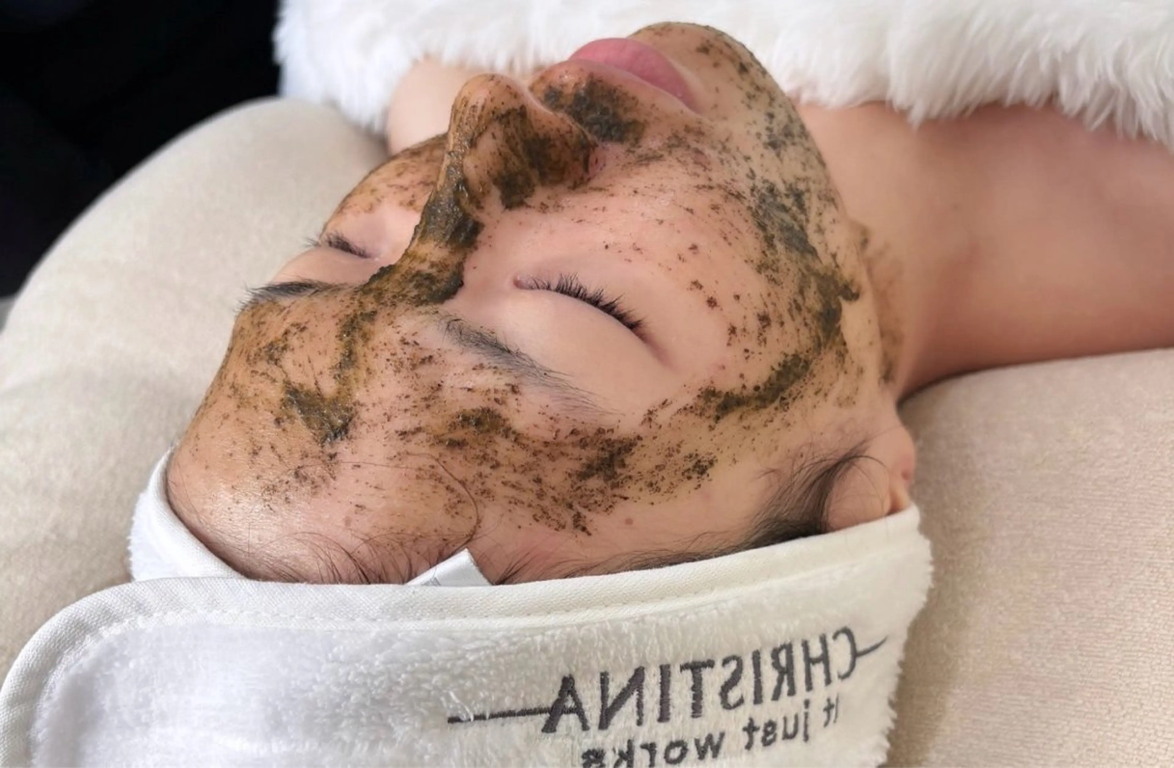 【毛穴×ニキビケア】清潔感のある肌へ*皮脂・黒ずみ・ざらつきがお悩みの方*デトックスハーブピーリング+毛穴洗浄の写真