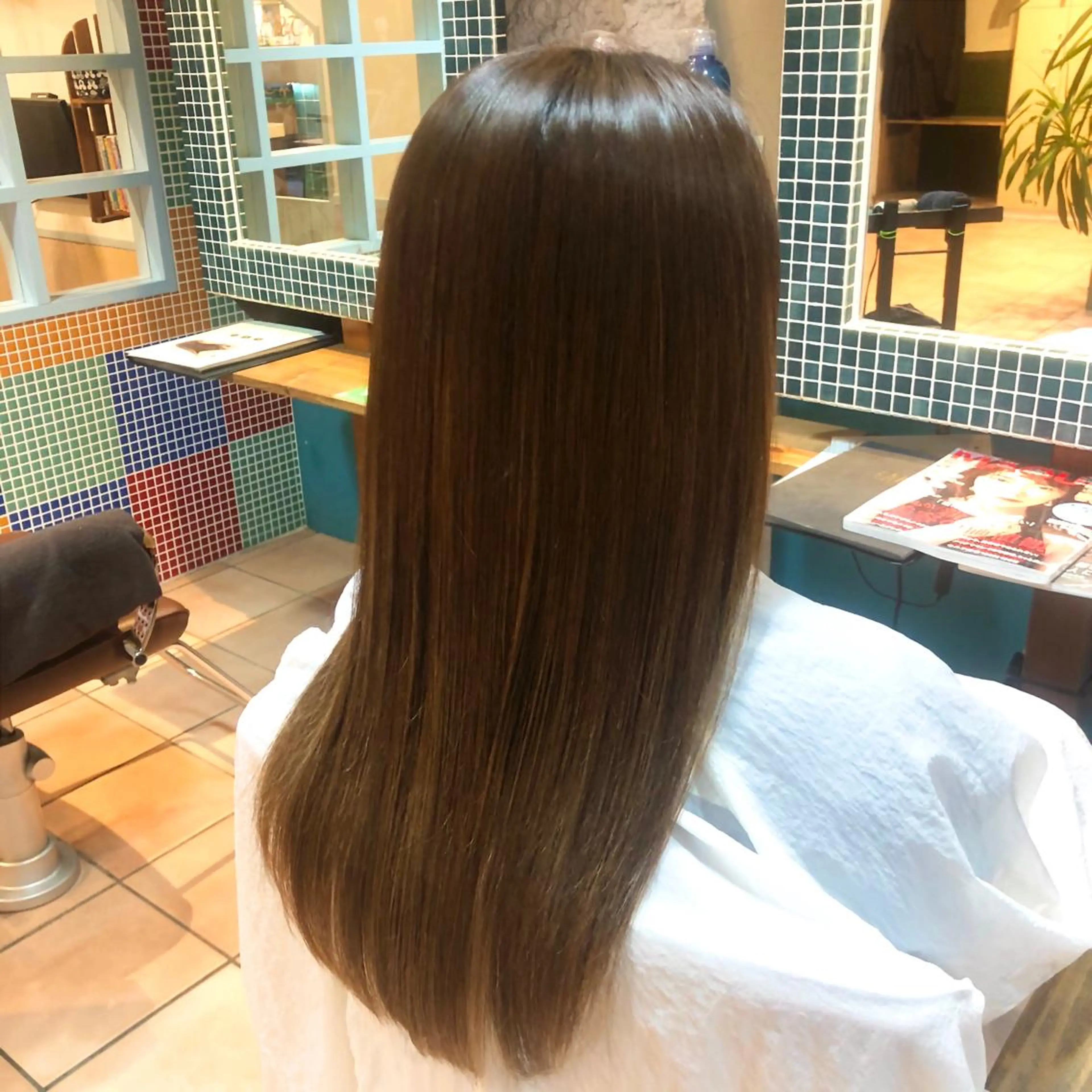 ロング カラー 吉田 瑛美のヘアスタイル