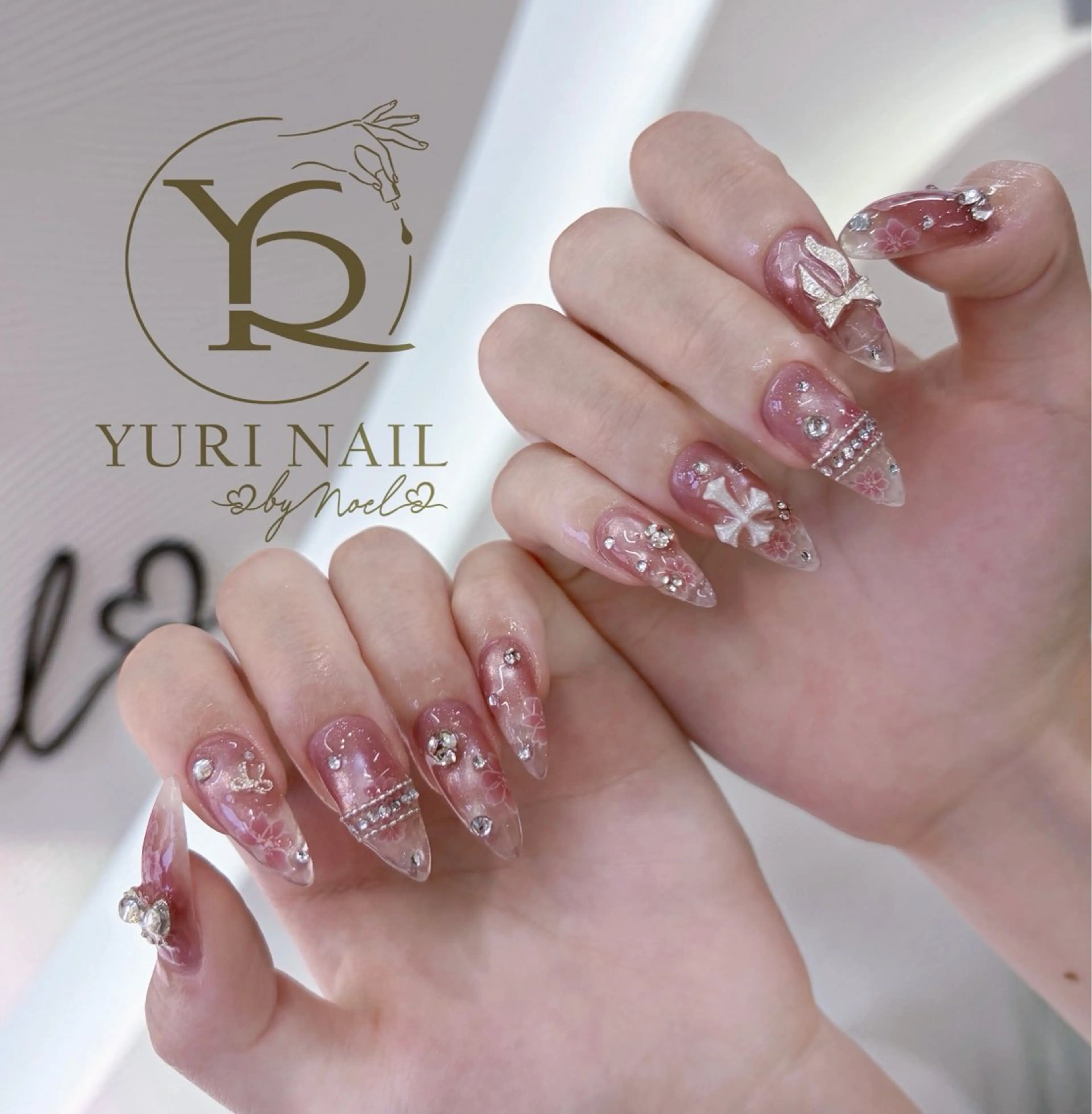 ネイル ハンドネイル フットネイル ハンドケア YURI Nail NARITAのネイルデザイン