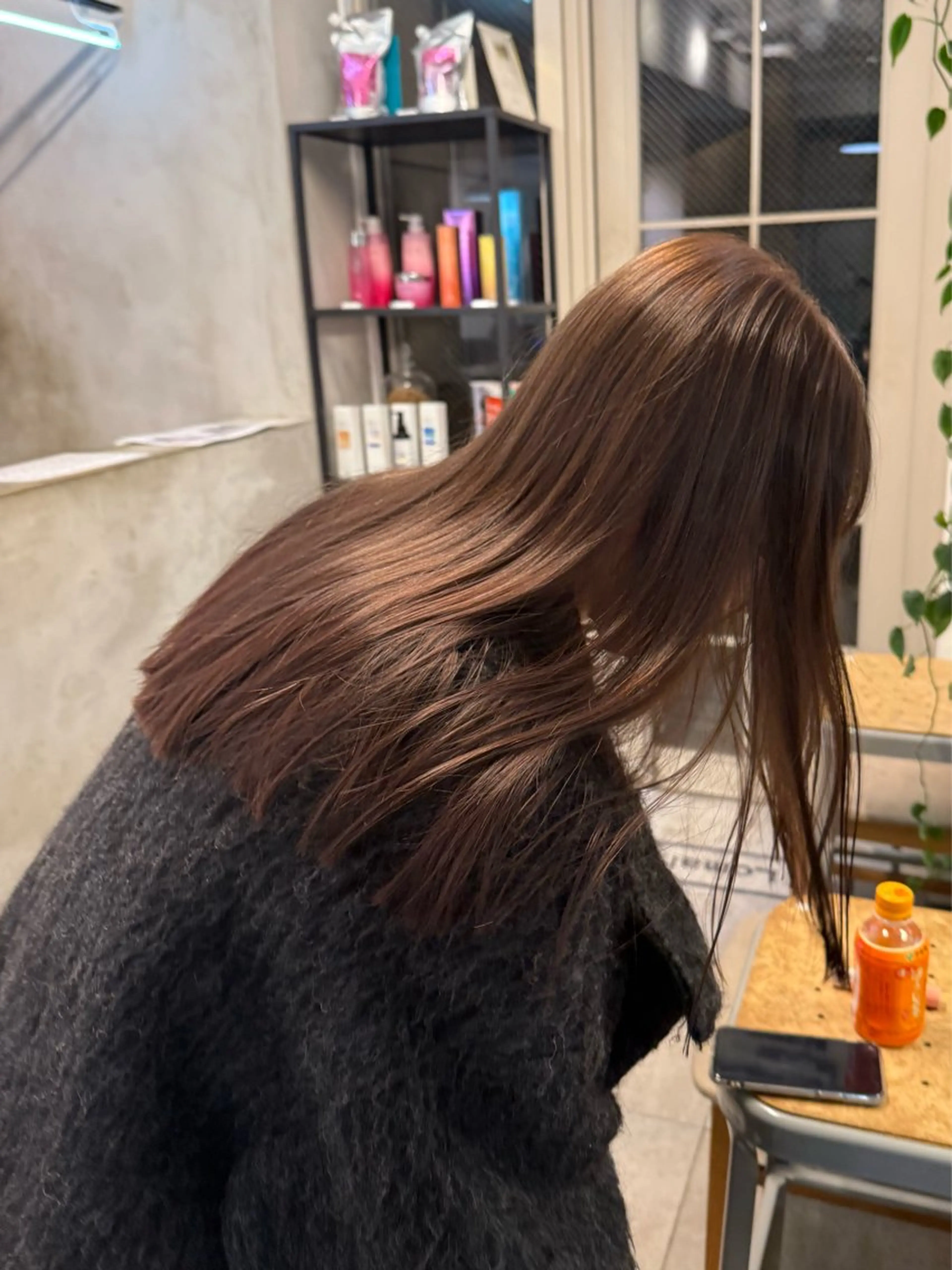 セミロング カラー ミルクティー× グレージュMOMOのヘアスタイル