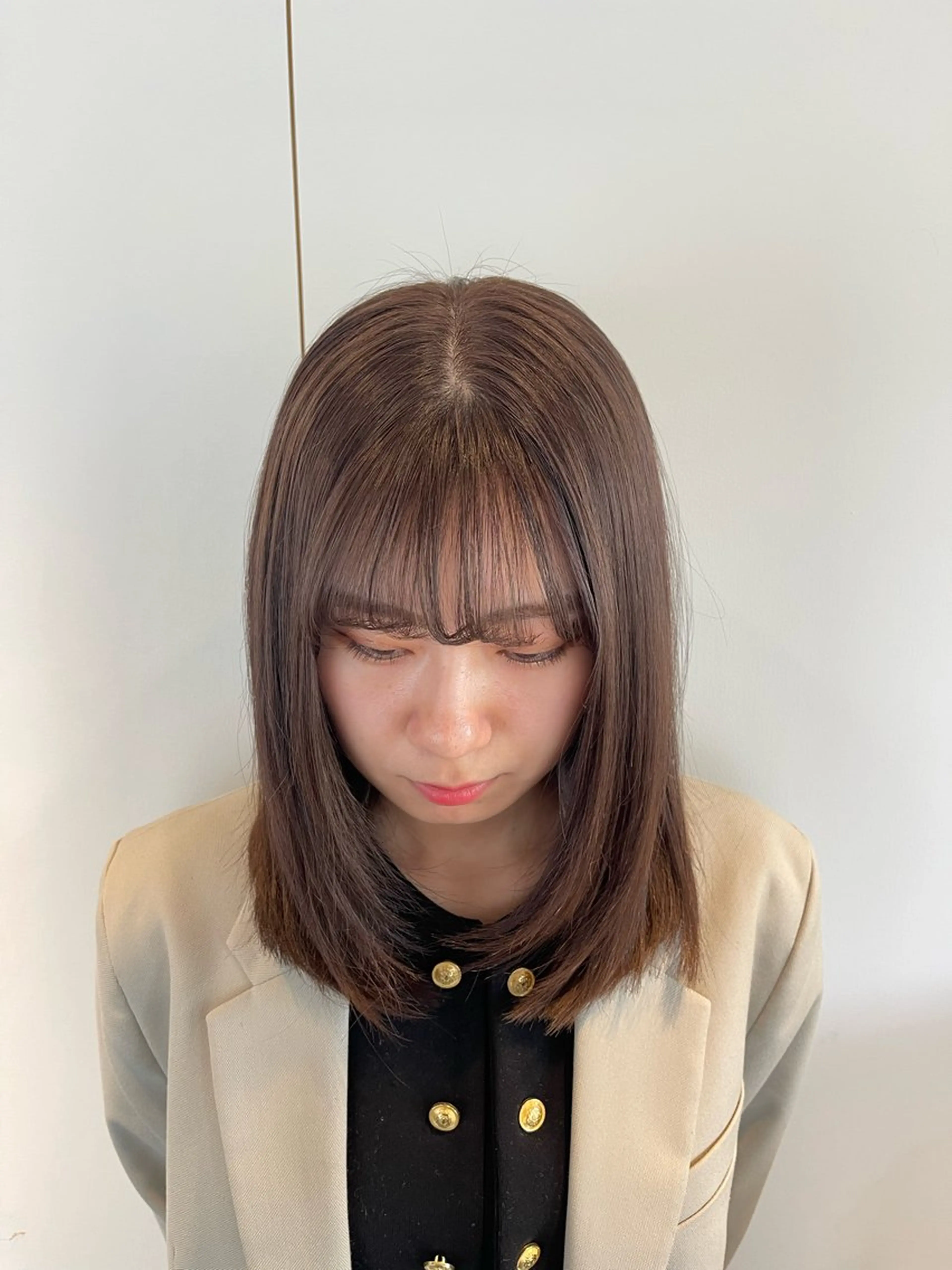 ミディアム カラー SERINA/ウルフ 、デザインカラーのヘアスタイル