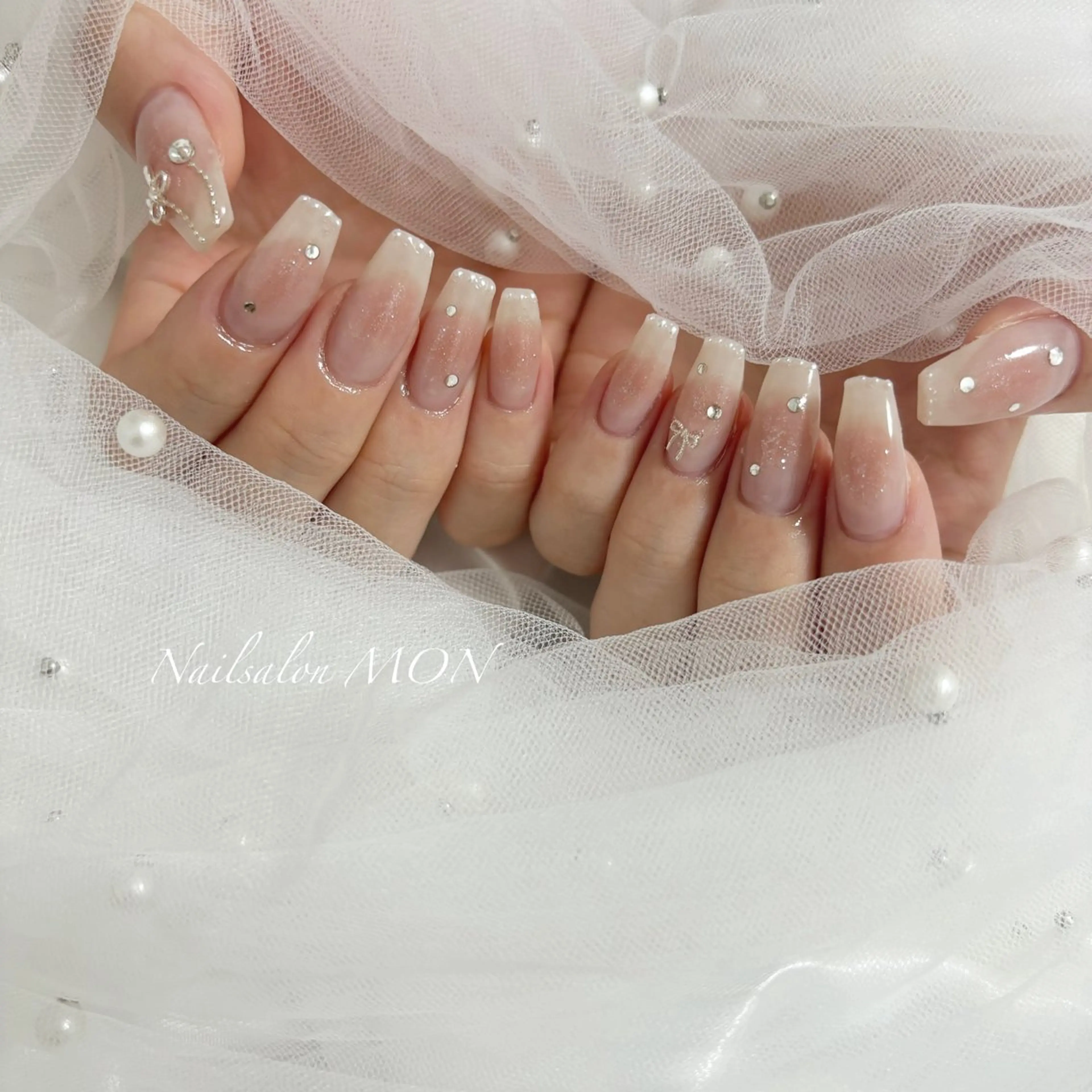 ネイル ストーンネイル ハンドネイル Nailsalon MONのネイルデザイン