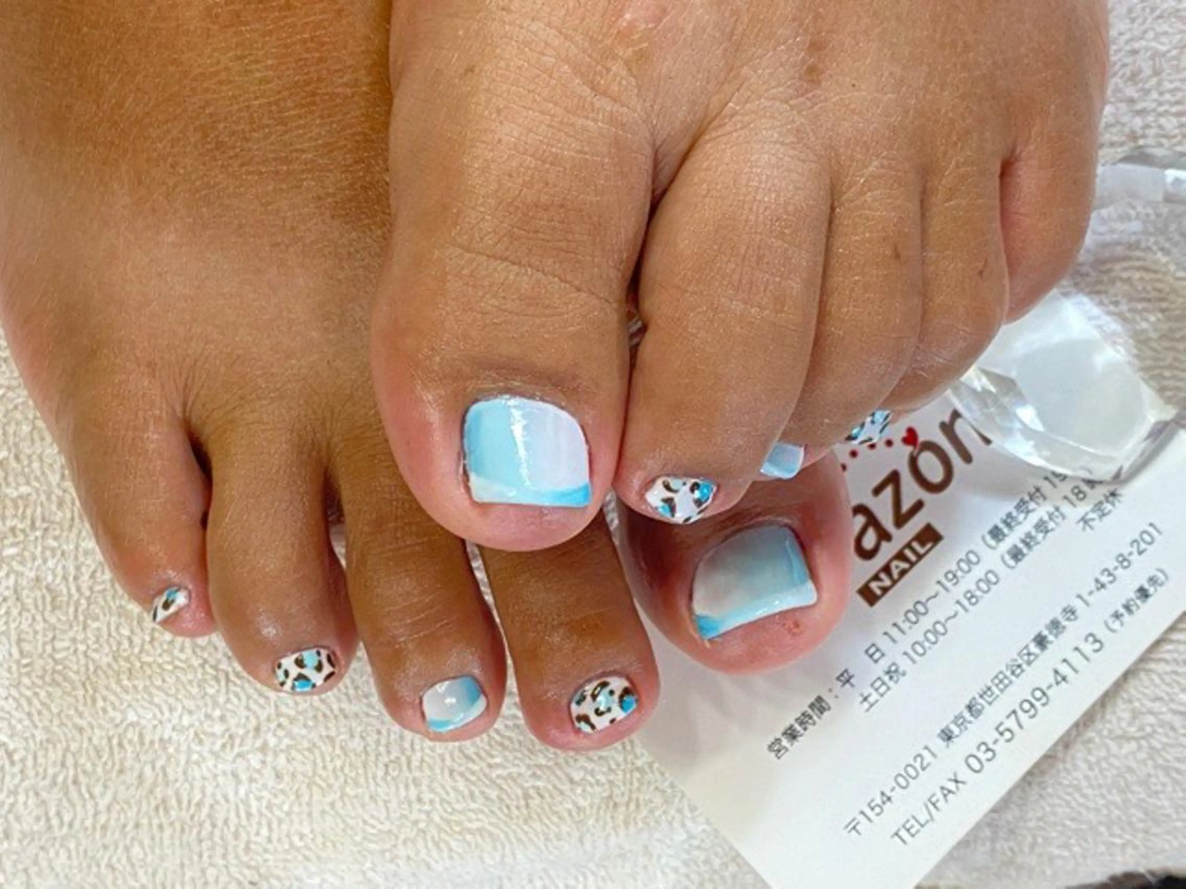 ネイル アニマル柄 ブルー フットネイル フレンチネイル オンブレフレンチ ネイリスト aicoのネイルデザイン
