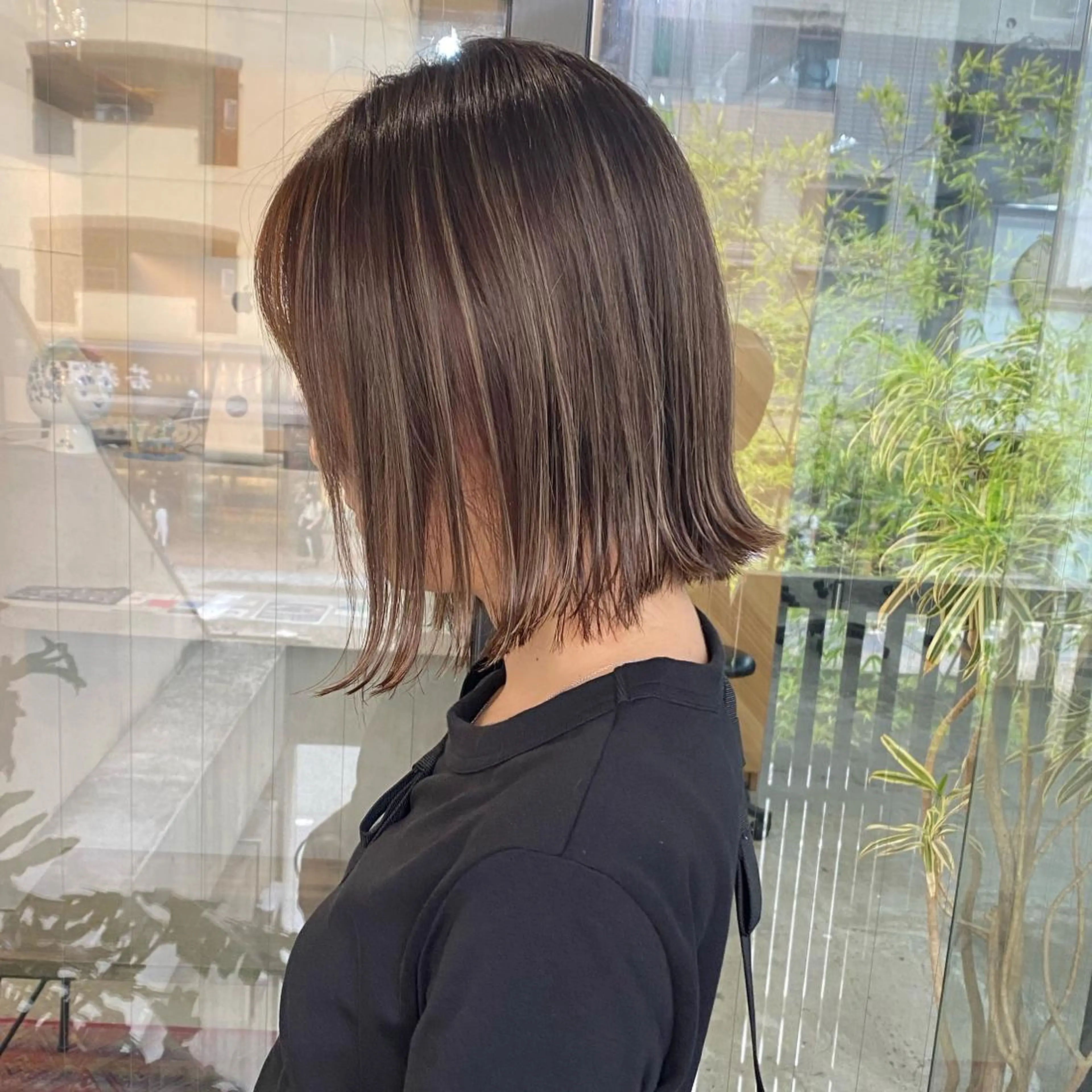 ショート カラー ネイル マツエク・マツパ ハイライトカラー ボブ ハイライト 外ハネヘア 中山 天地のヘアスタイル