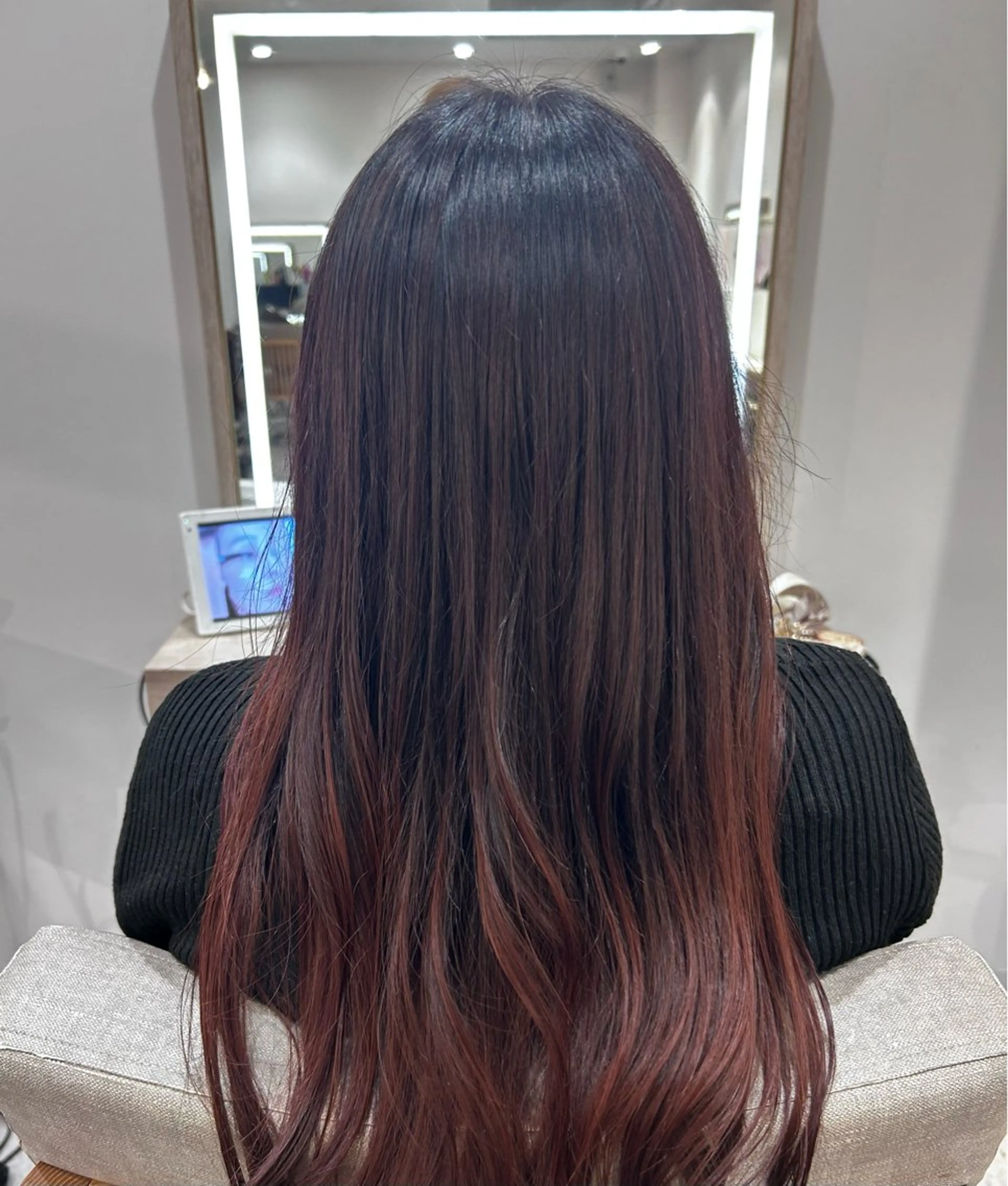 ロング カラー グラデーションカラー カット ヘアカラー トリートメント 菅原 琉偉のヘアスタイル