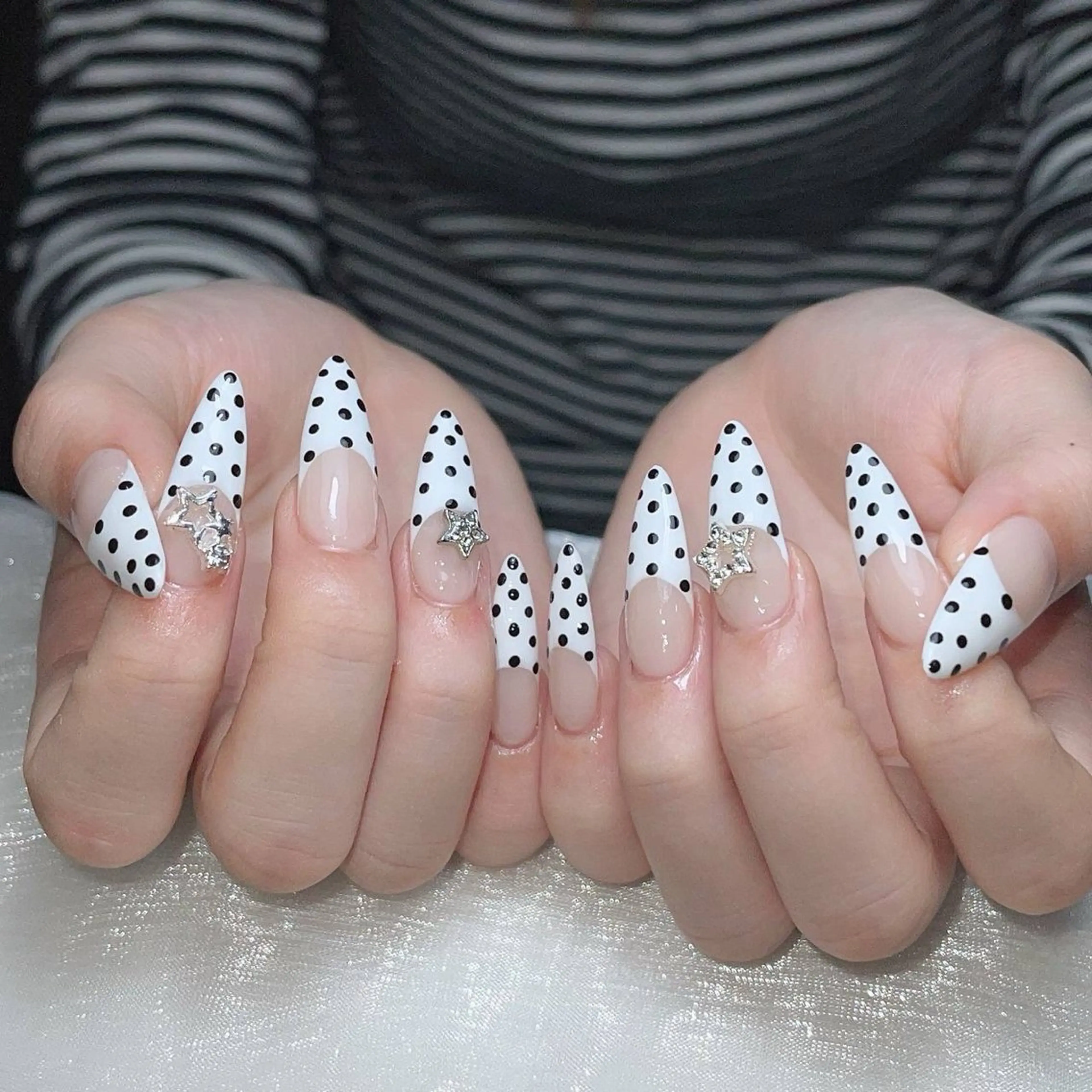 ネイル チークネイル フレンチネイル ジェルネイル 韓国ネイル マグネットネイル ハンドネイル Zen Nail Design 池袋のネイルデザイン