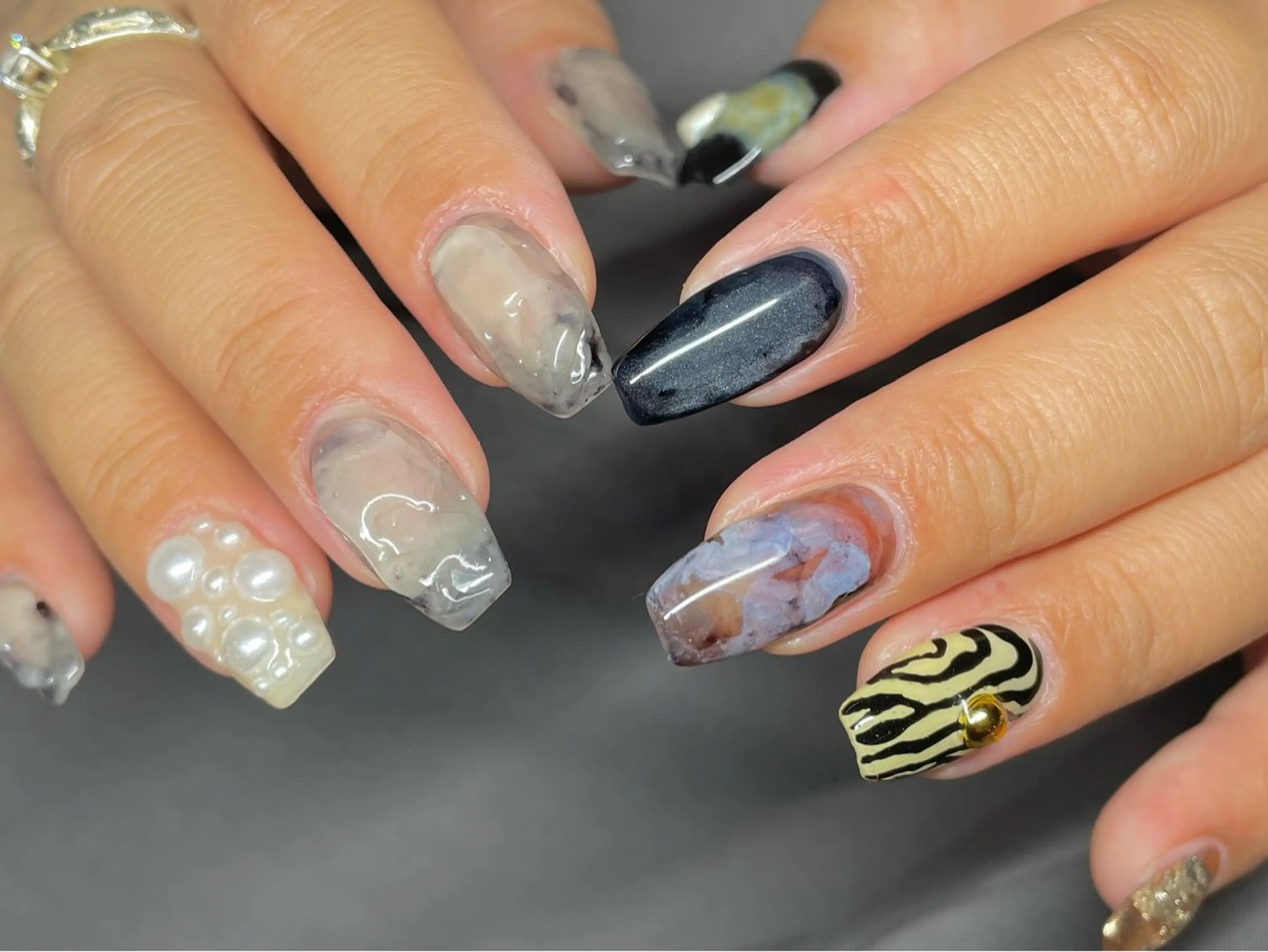 ネイル 持ち込み ニュアンスネイル ハンドネイル alma (アルマ)のネイルデザイン