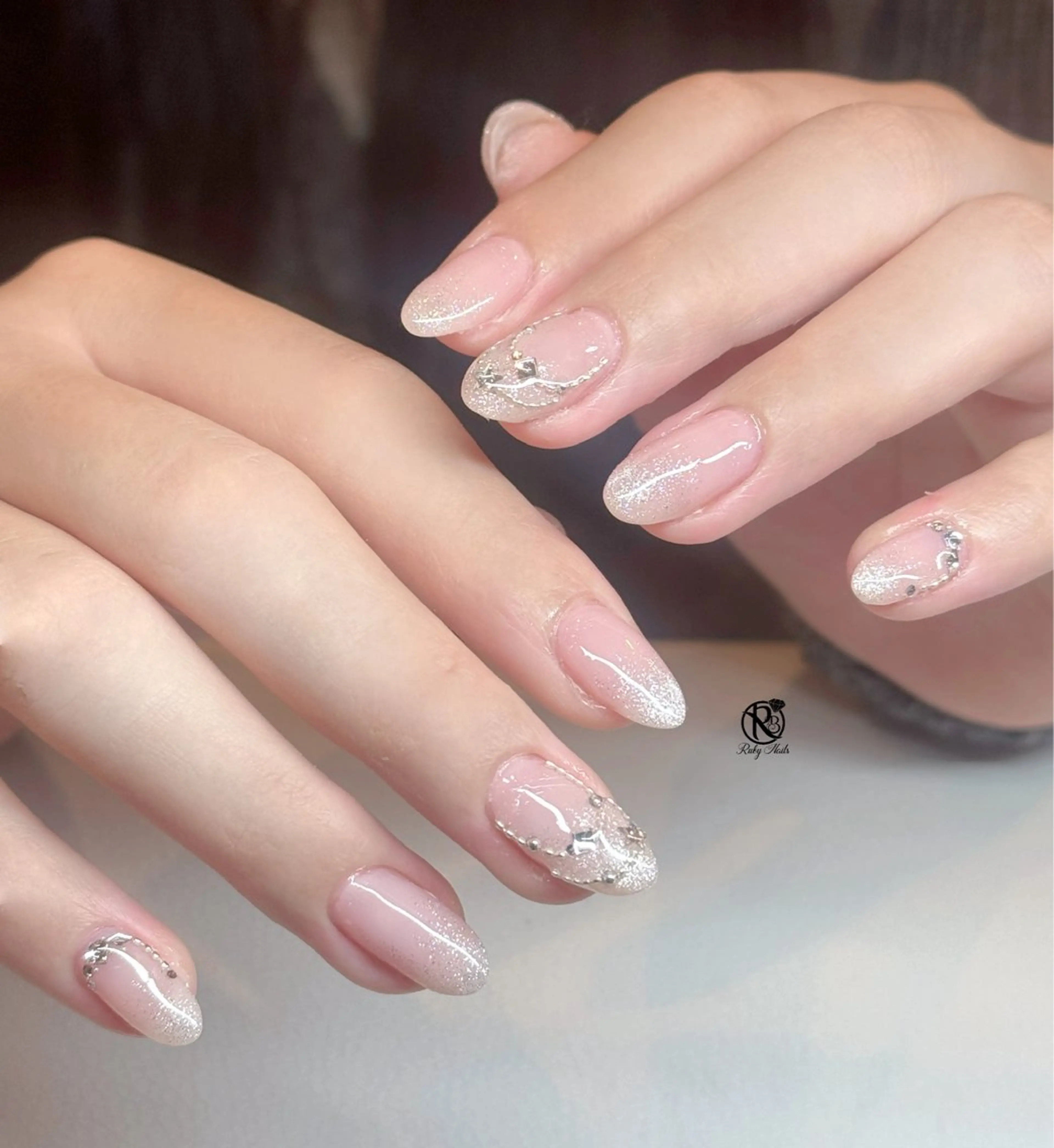 ネイル ボルドー ブラウン チークネイル ドット フットネイル ハンドネイル Ruby Nail 霞ヶ関店のネイルデザイン