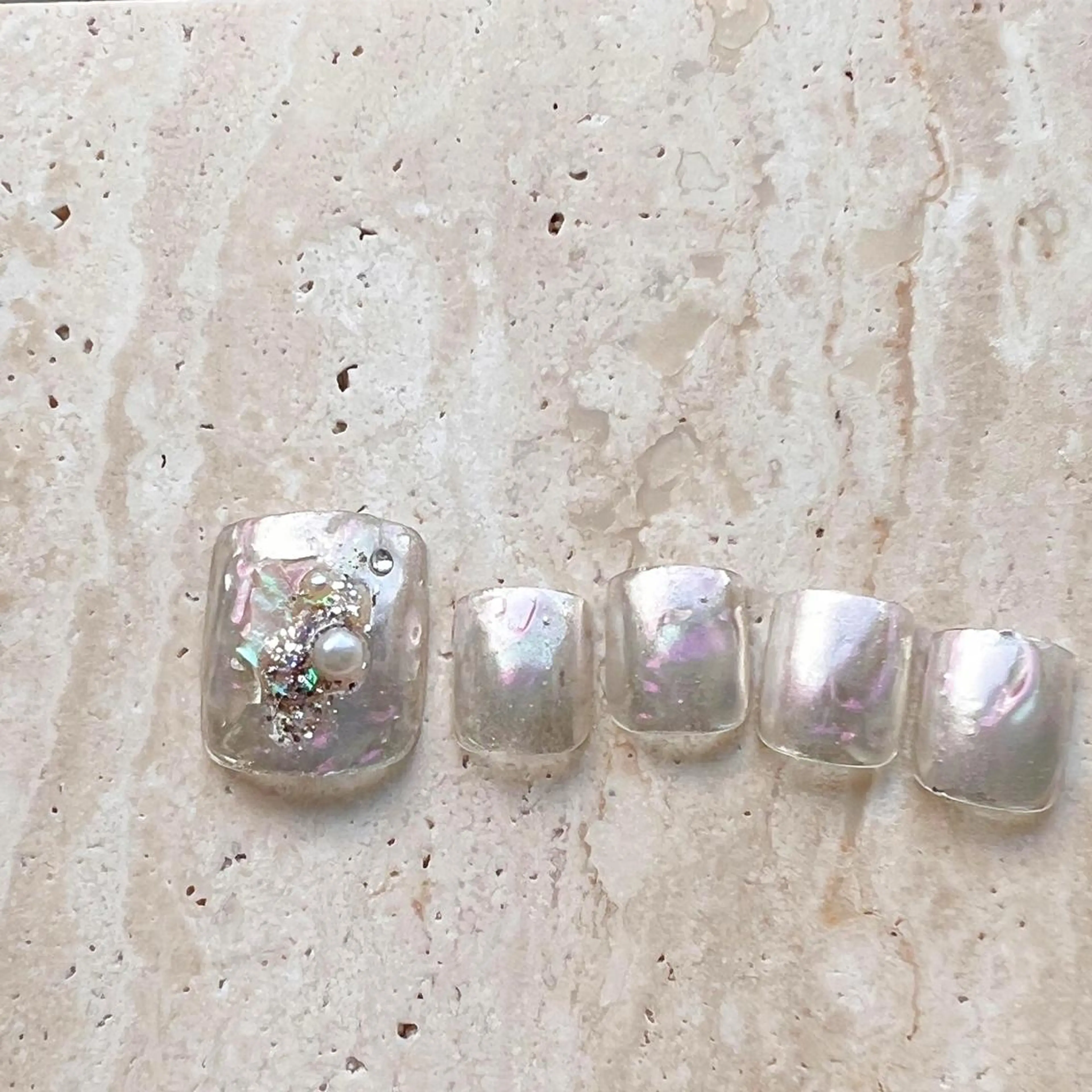 ネイル オーロラネイル フットネイル ラメ(グリッター) シルバー pointillé .ayaのネイルデザイン